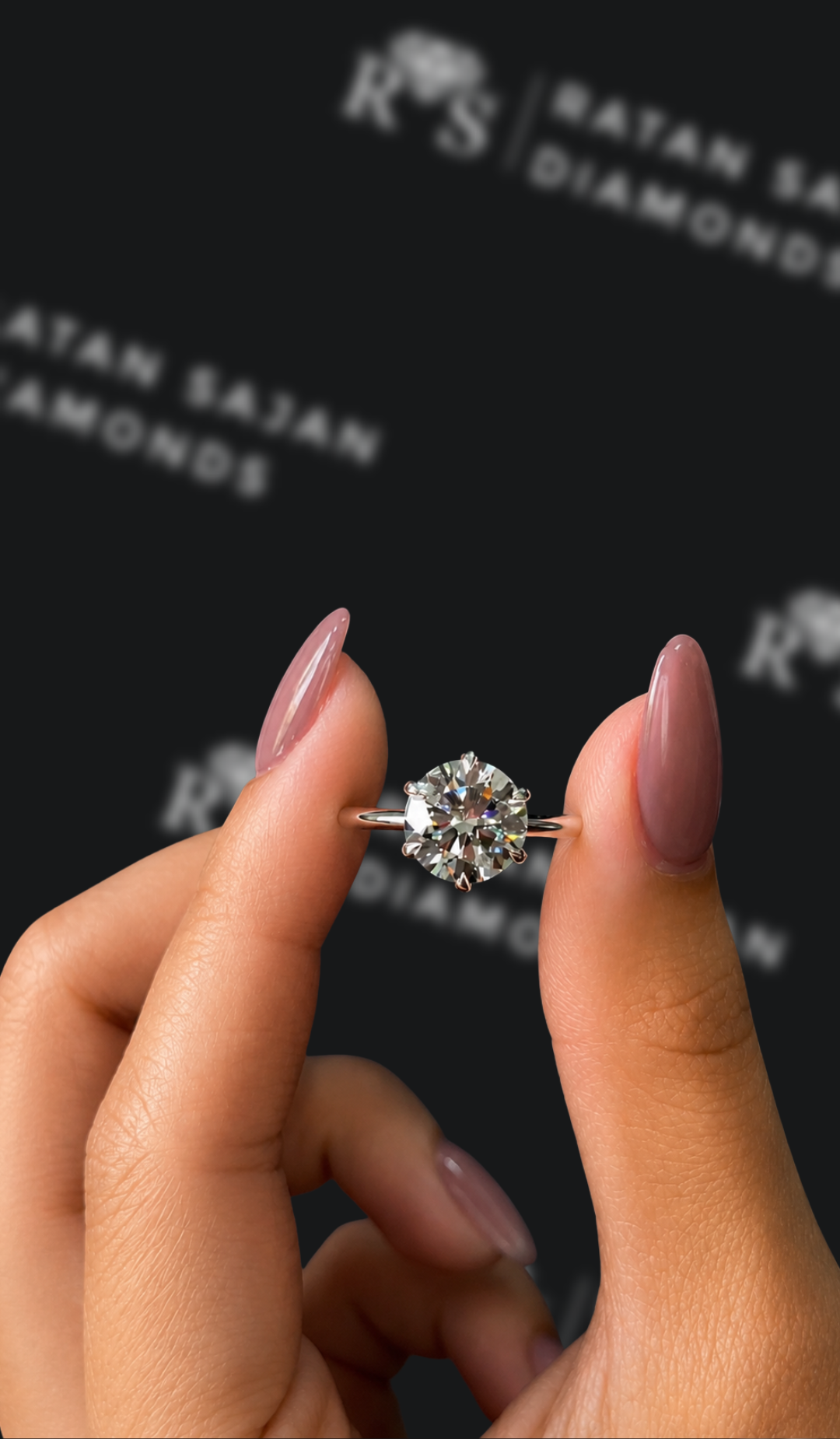 2 carat round brilliant natural diamond engagement ring by Ratan Sajan Diamonds Dubai