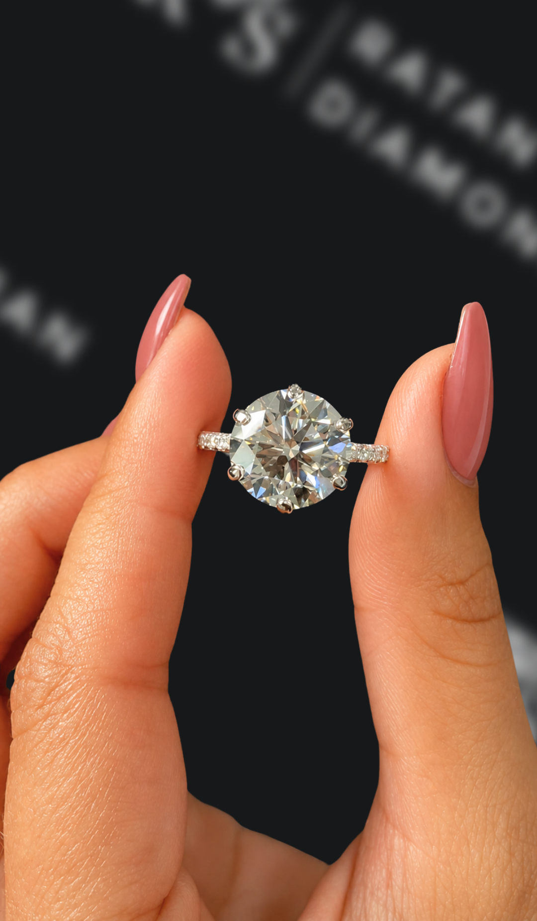 5 carat round brilliant natural diamond engagement ring by Ratan Sajan Diamonds Dubai