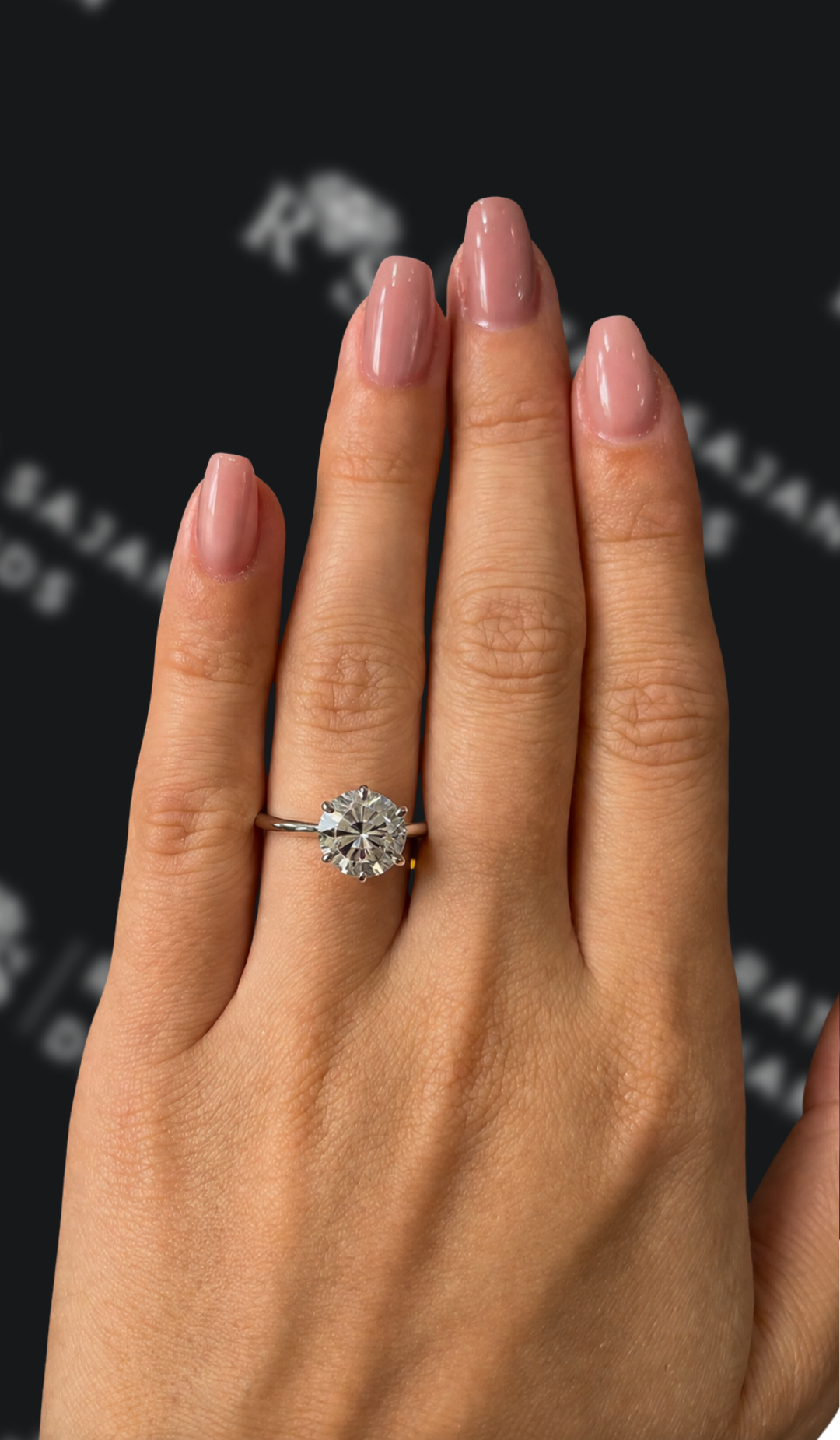 2 carat round brilliant natural diamond engagement ring by Ratan Sajan Diamonds Dubai