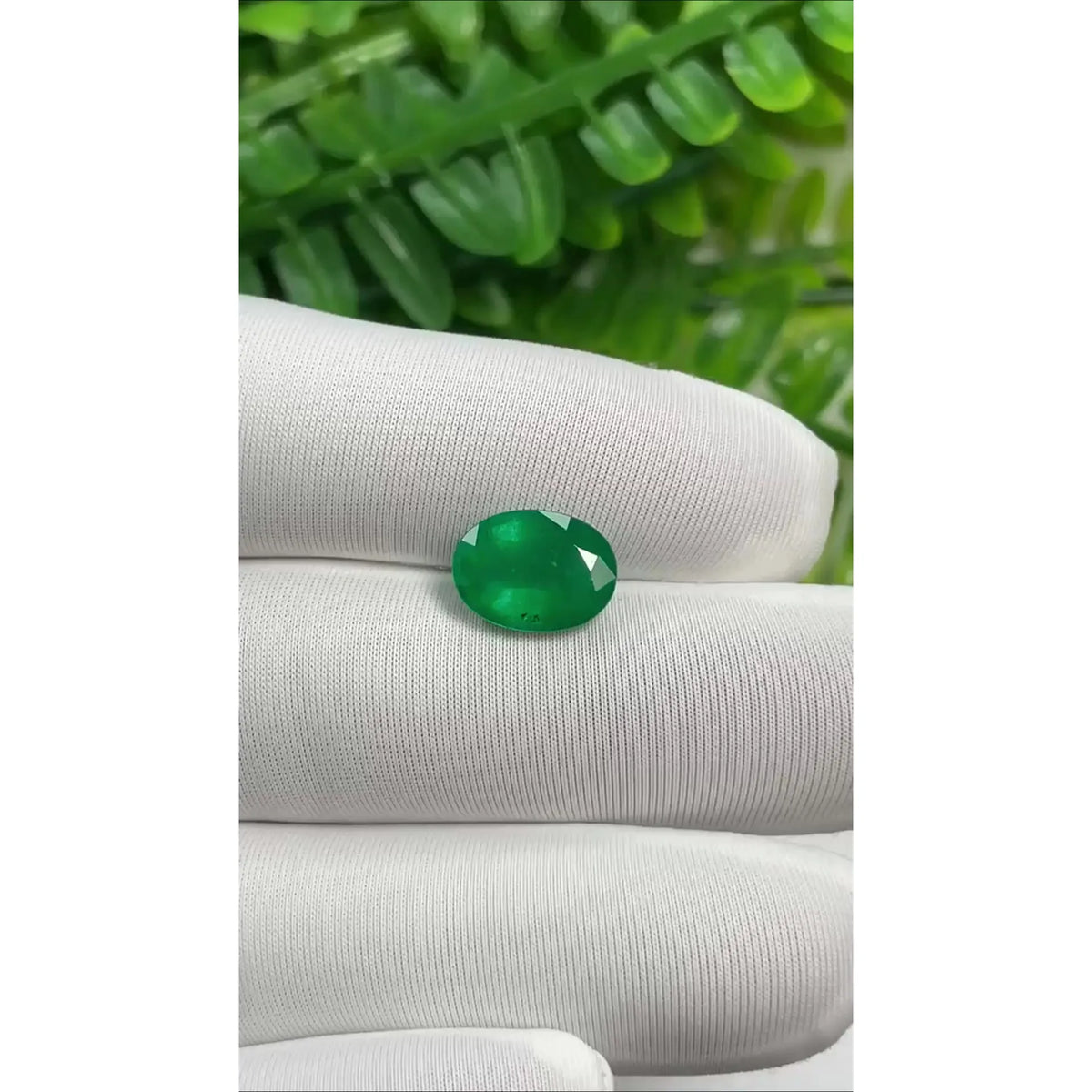 3.01ct Oval Natural Emerald (Colour Green, Clarity Slightly Included, Cut Faceted)