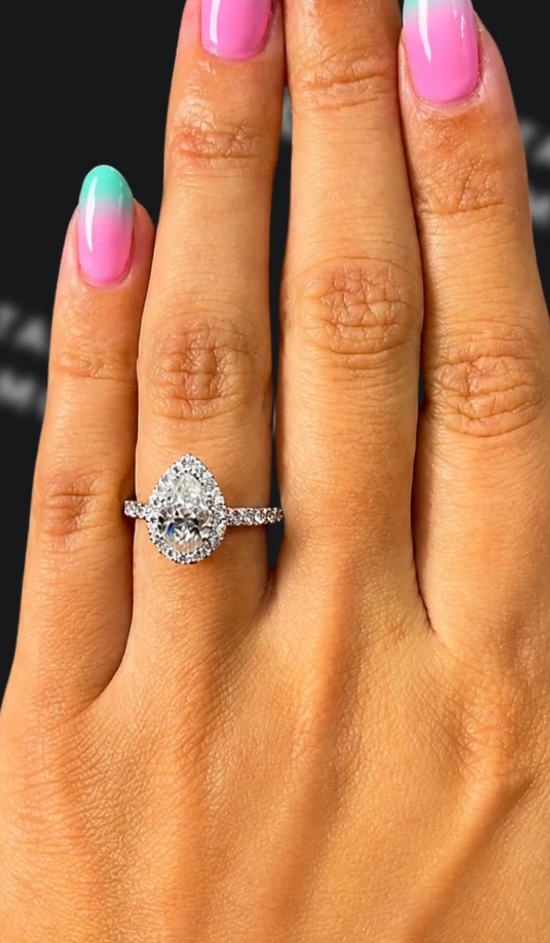 Natural diamond engagement ring by Ratan Sajan Diamonds Dubai