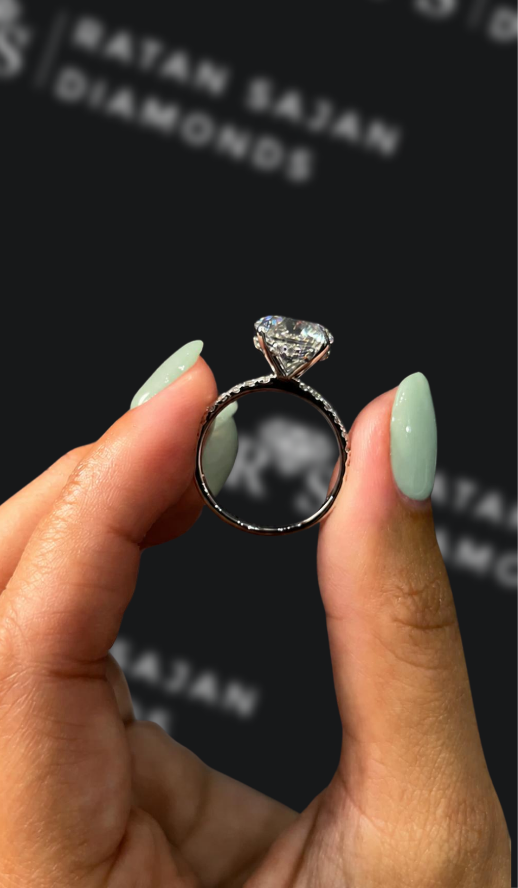 3 carat round brilliant natural diamond engagement ring by Ratan Sajan Diamonds Dubai