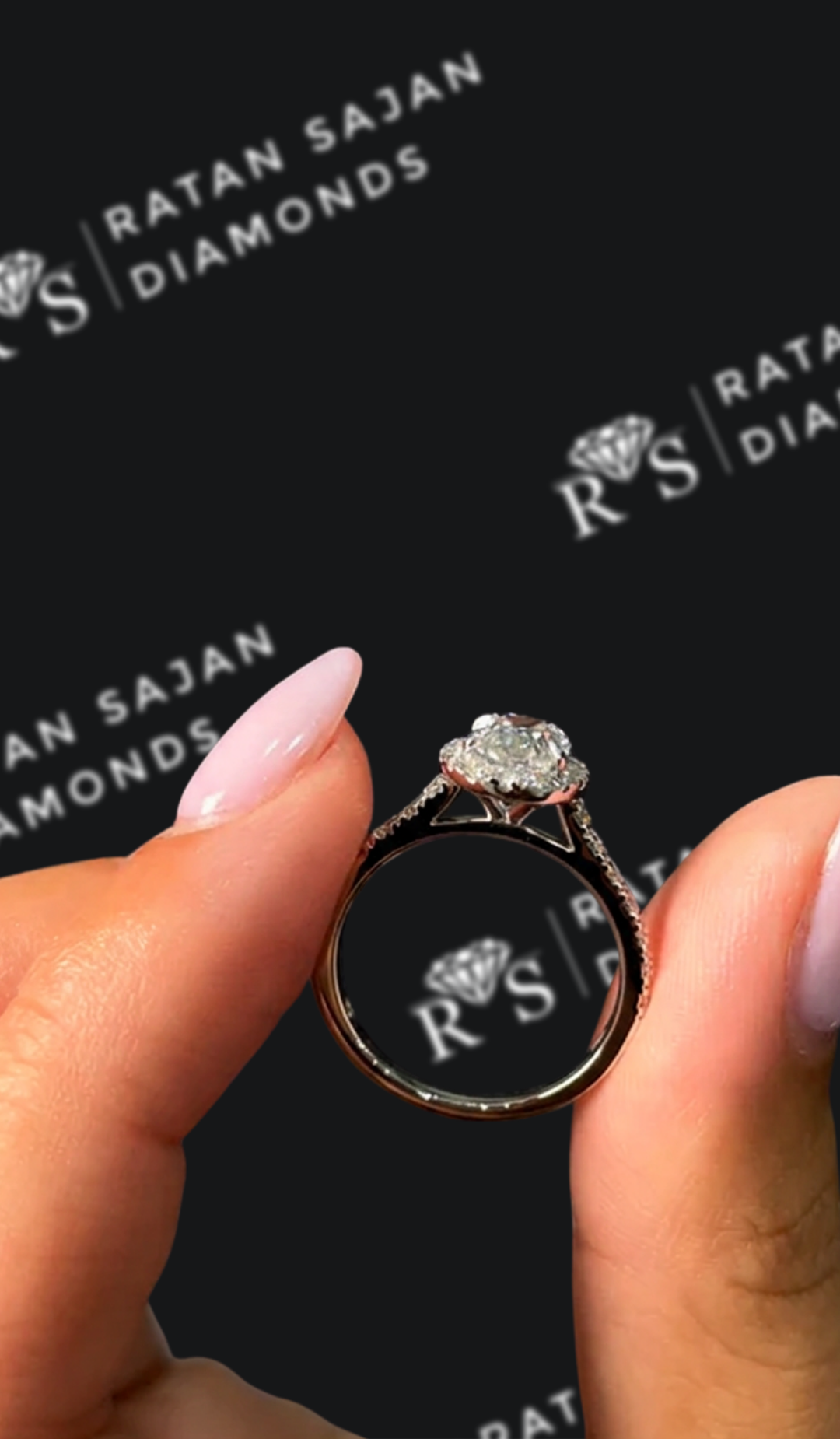 1 carat oval natural diamond engagement ring by Ratan Sajan Diamonds Dubai