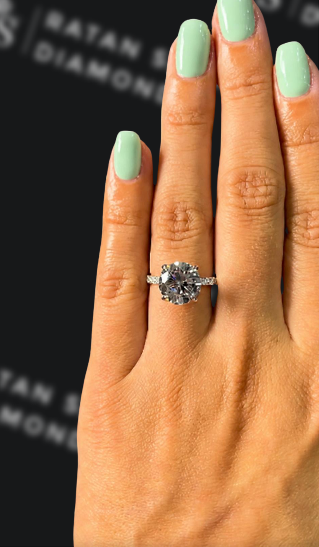 3 carat round brilliant natural diamond engagement ring by Ratan Sajan Diamonds Dubai