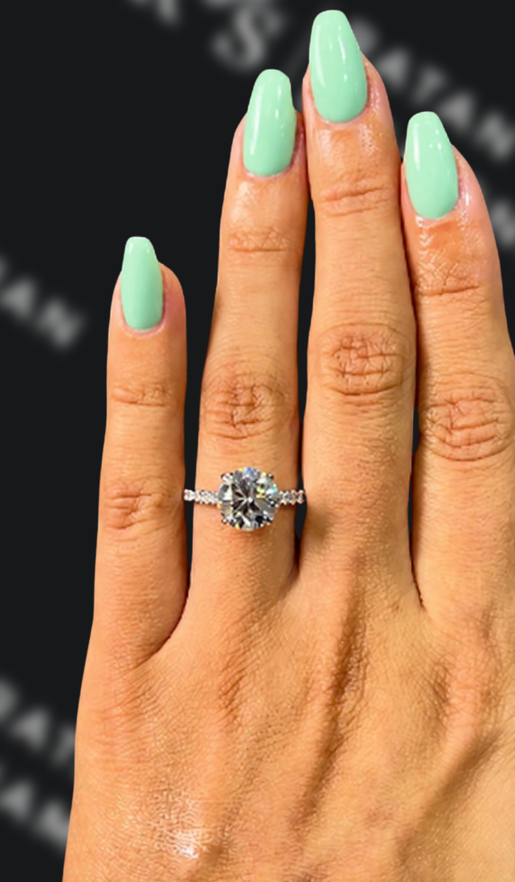 2.5 carat round brilliant natural diamond engagement ring by Ratan Sajan Diamonds Dubai