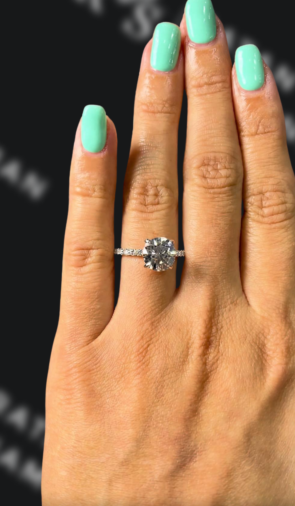 2 carat round brilliant natural diamond engagement ring by Ratan Sajan Diamonds Dubai