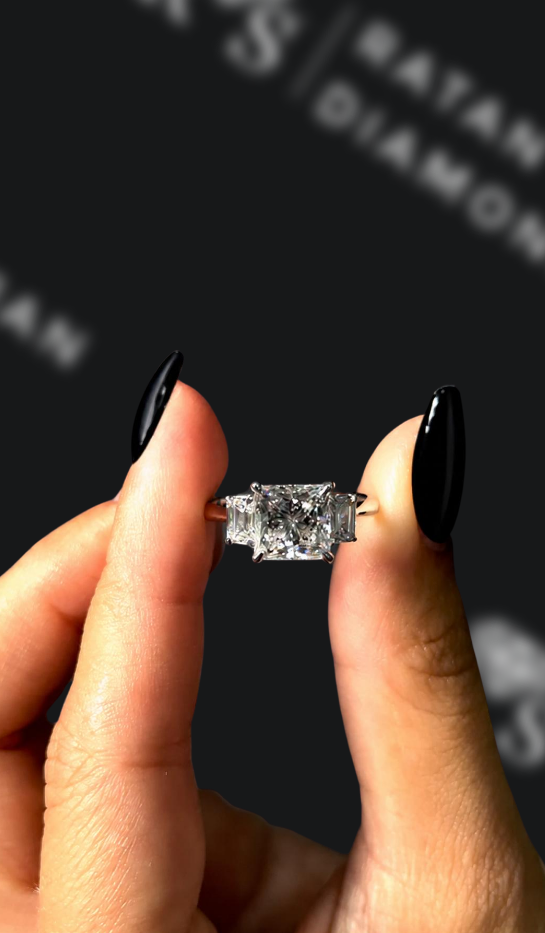 2 carat princess cut natural diamond engagement ring by Ratan Sajan Diamonds Dubai