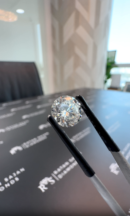 2.60 Carat  – J SI1 - Round Shape – Natural Diamond
