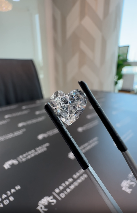 2.02 Carat – E VS2 - Heart Shape – Natural Diamond