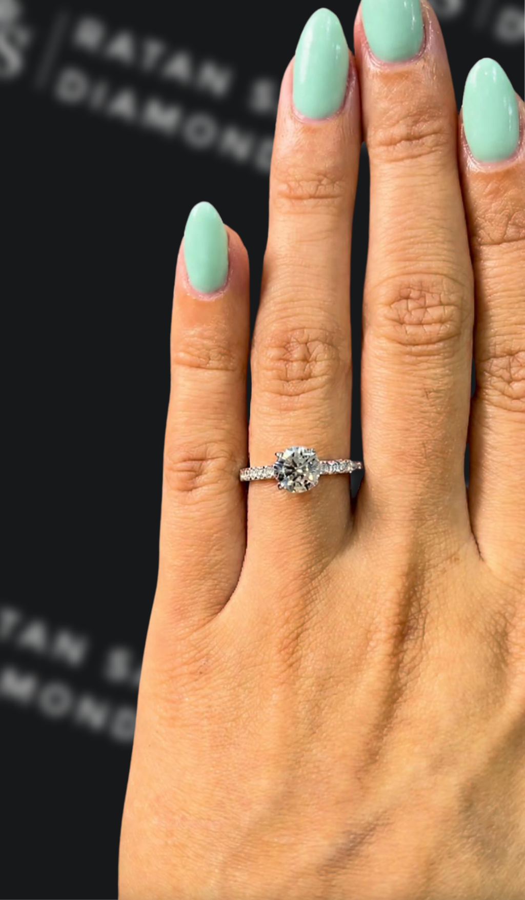 1 carat round brilliant natural diamond engagement ring by Ratan Sajan Diamonds Dubai