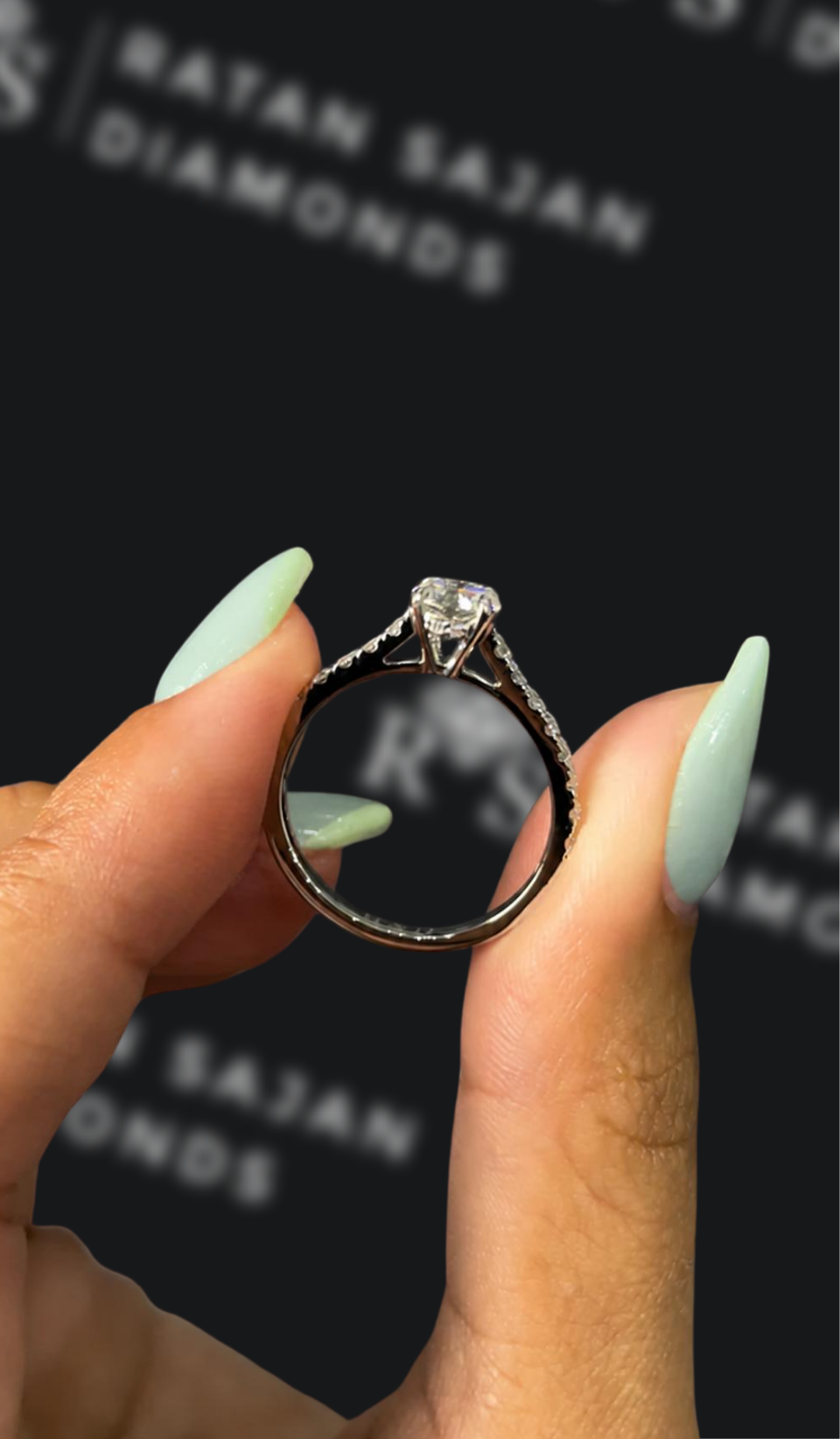 0.5 carat round brilliant natural diamond engagement ring by Ratan Sajan Diamonds Dubai