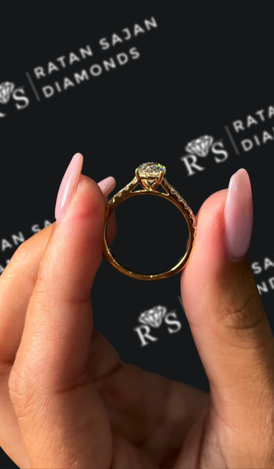 1 carat oval natural diamond engagement ring by Ratan Sajan Diamonds Dubai