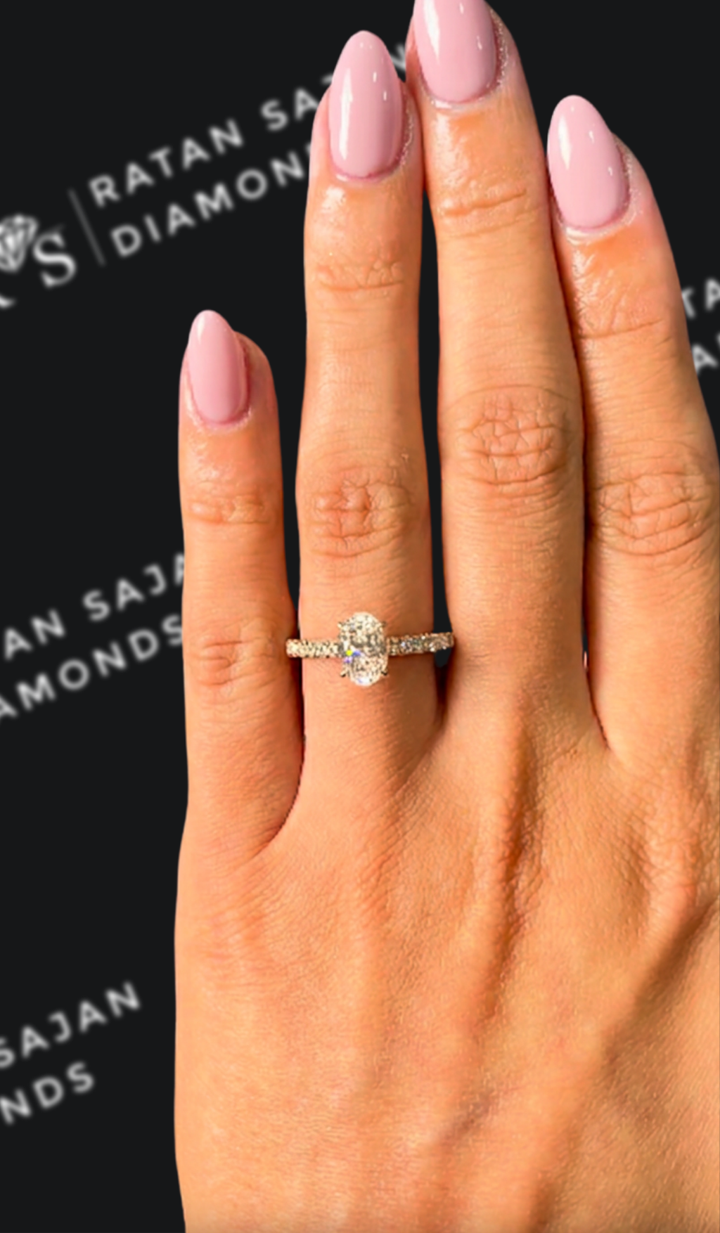 1 carat oval natural diamond engagement ring by Ratan Sajan Diamonds Dubai