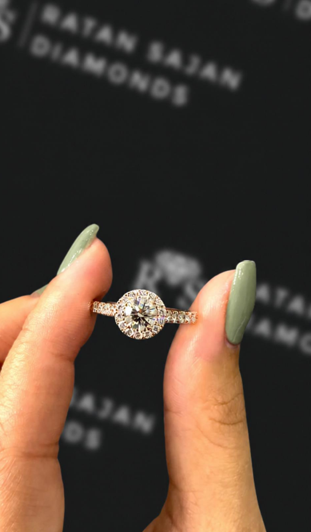 0.5 carat round brilliant natural diamond engagement ring by Ratan Sajan Diamonds Dubai