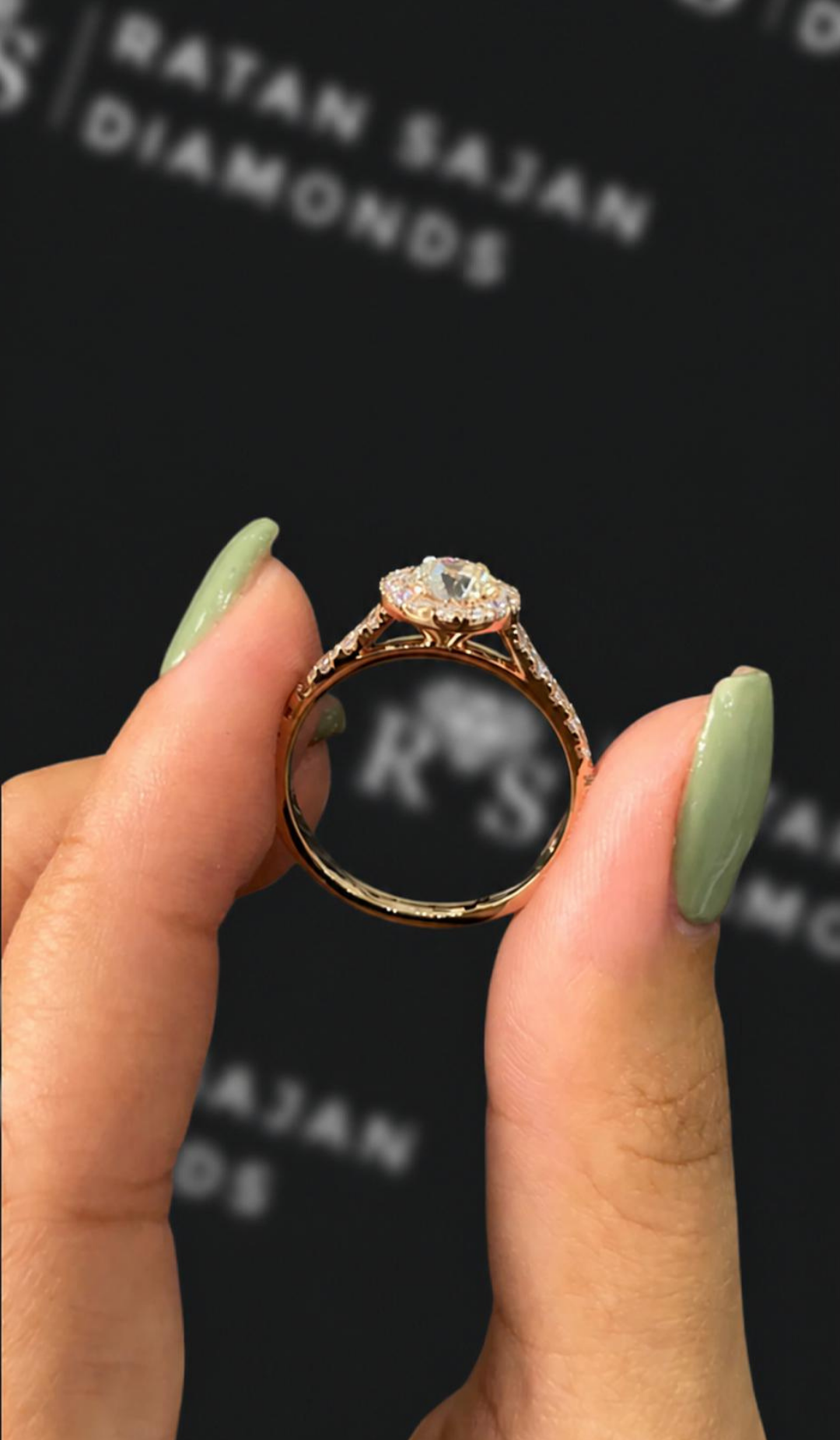 0.5 carat round brilliant natural diamond engagement ring by Ratan Sajan Diamonds Dubai
