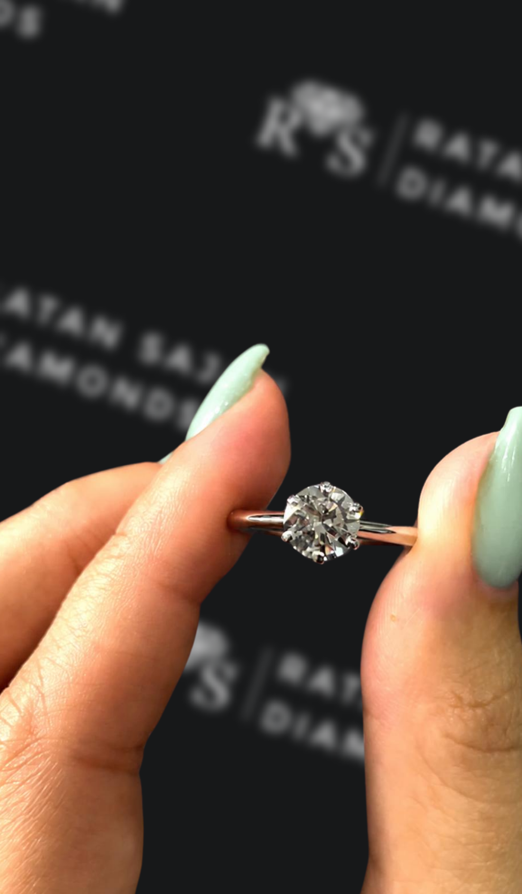 1 carat round brilliant natural diamond engagement ring by Ratan Sajan Diamonds Dubai