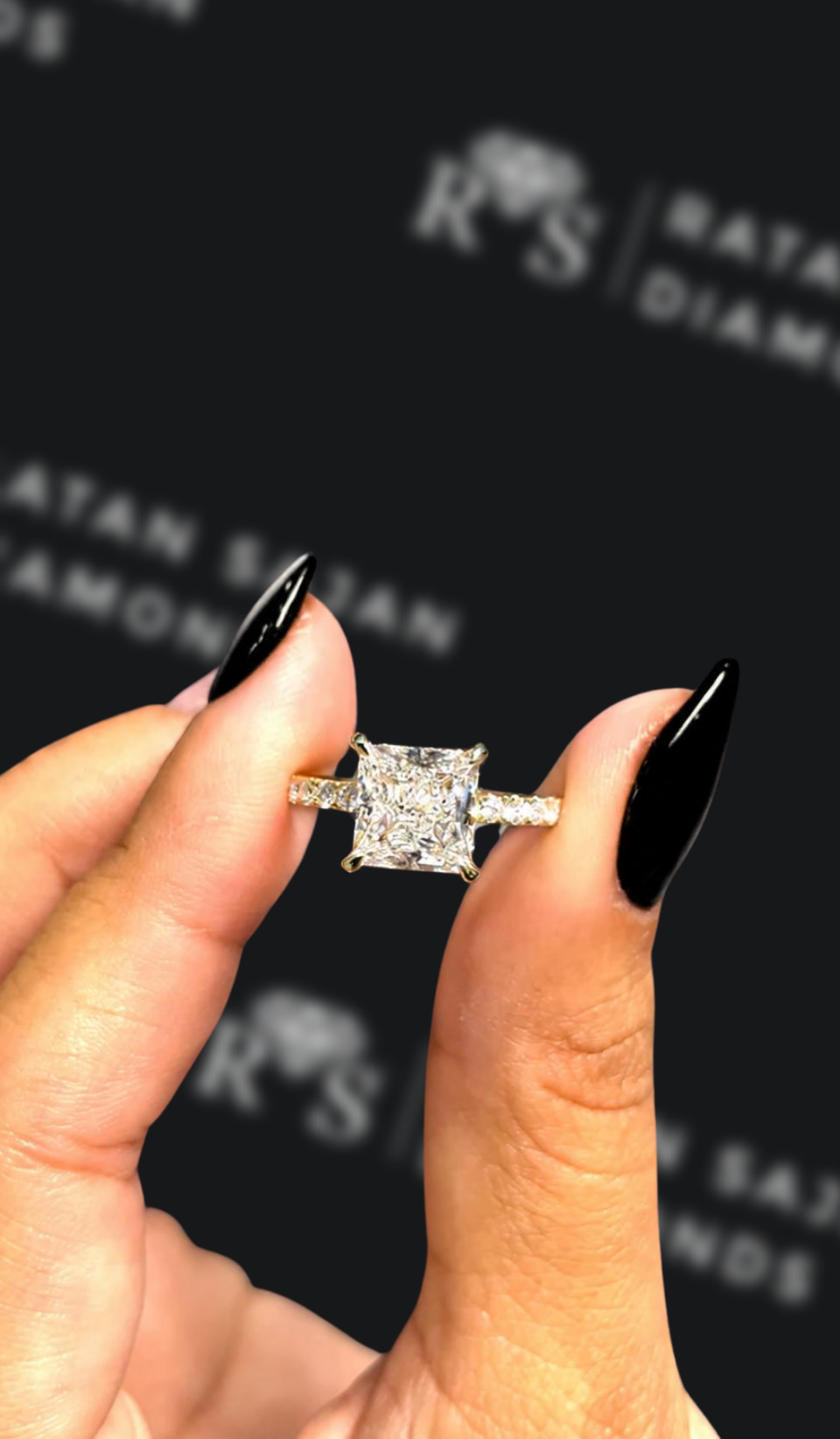 2 carat princess cut natural diamond engagement ring by Ratan Sajan Diamonds Dubai