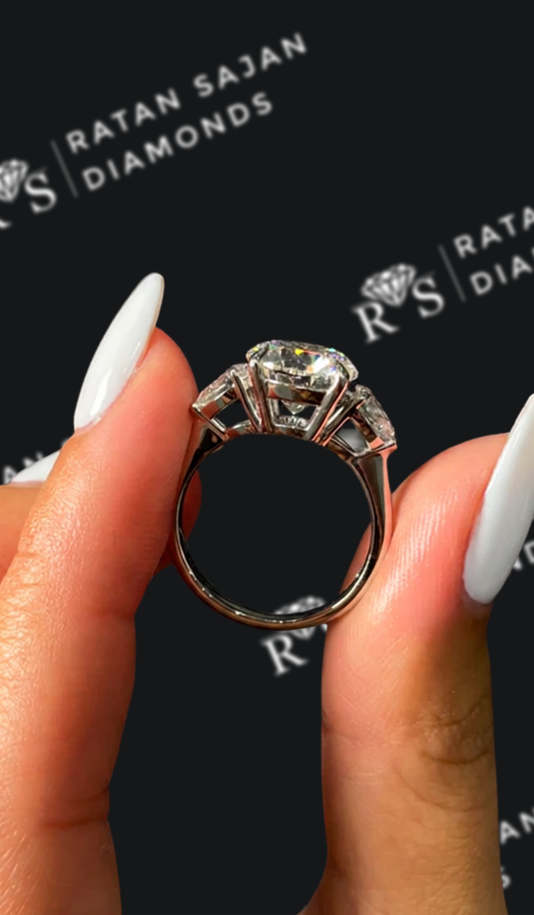 3 carat round brilliant natural diamond engagement ring by Ratan Sajan Diamonds Dubai