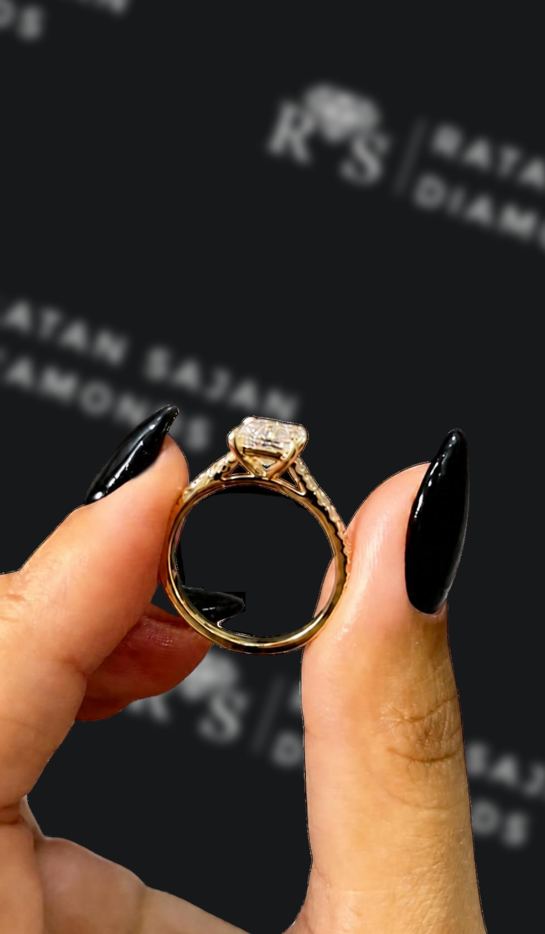 1 carat princess cut natural diamond engagement ring by Ratan Sajan Diamonds Dubai