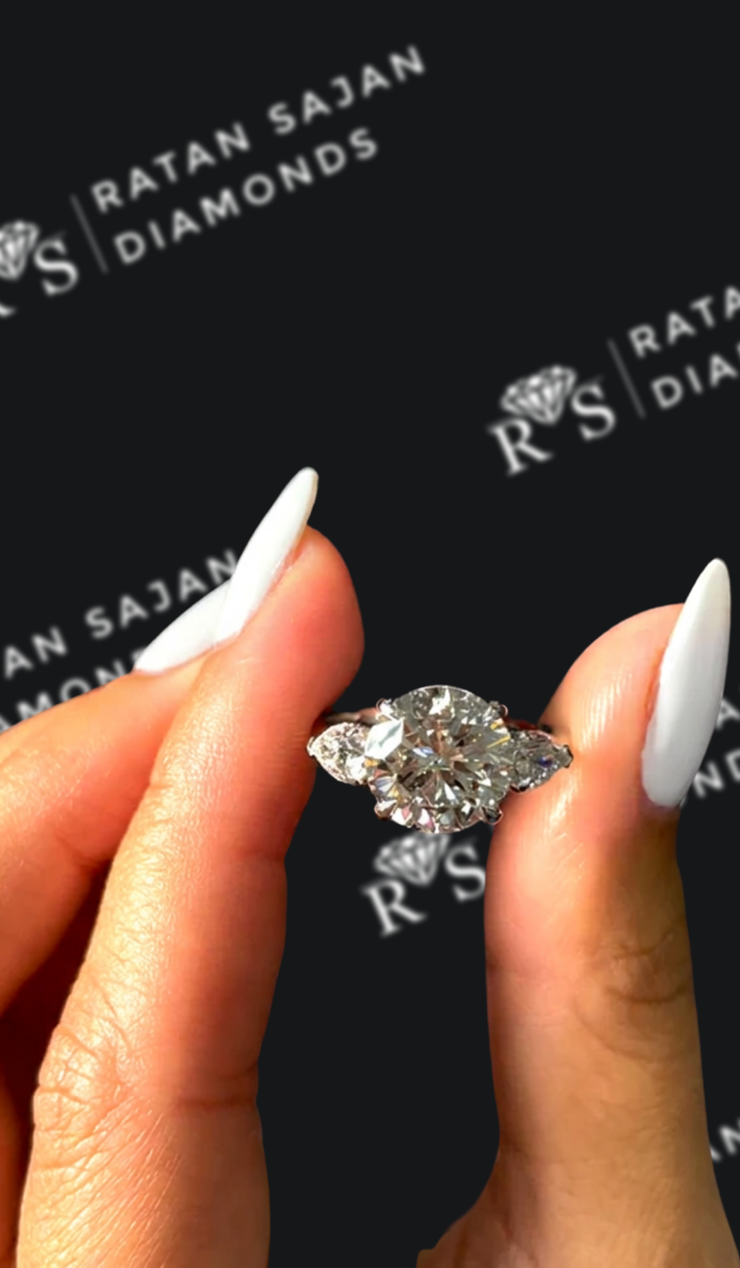 3 carat round brilliant natural diamond engagement ring by Ratan Sajan Diamonds Dubai