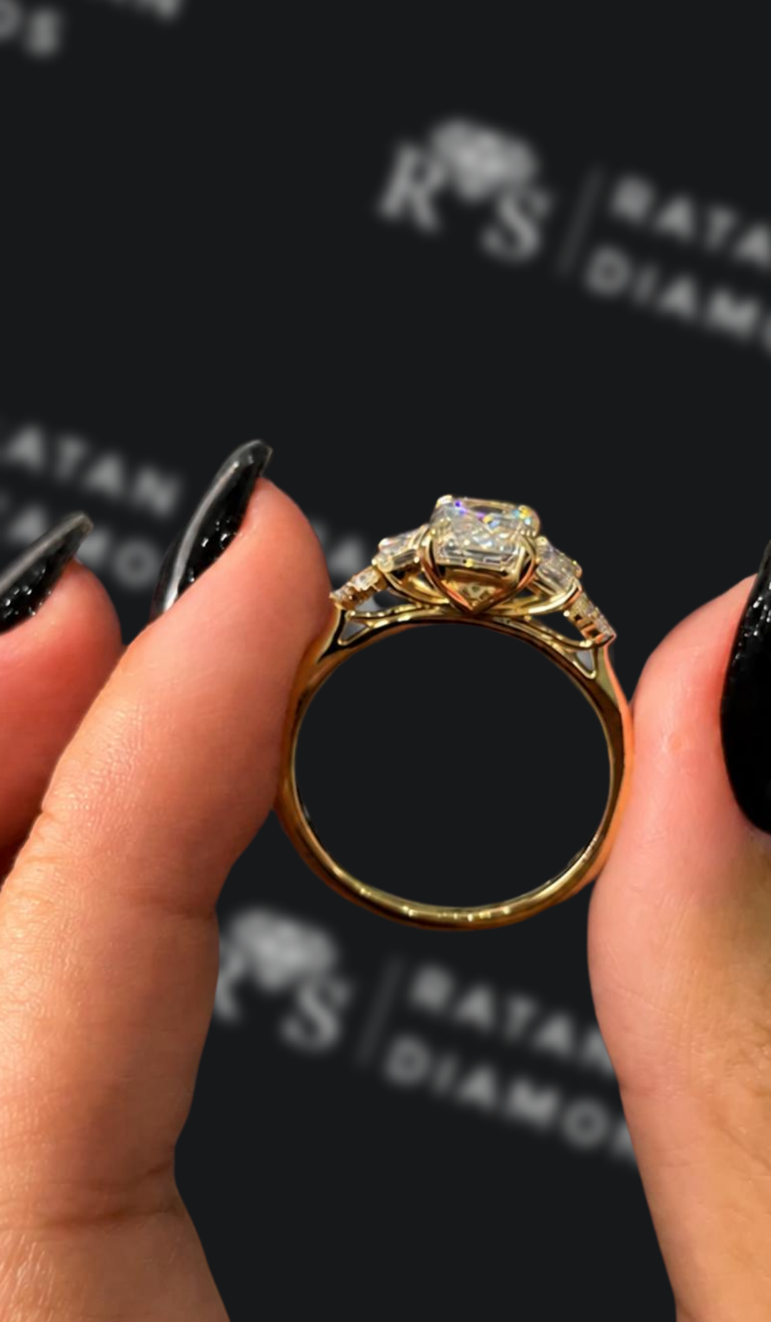 1.5 carat pear shaped natural diamond engagement ring by Ratan Sajan Diamonds Dubai