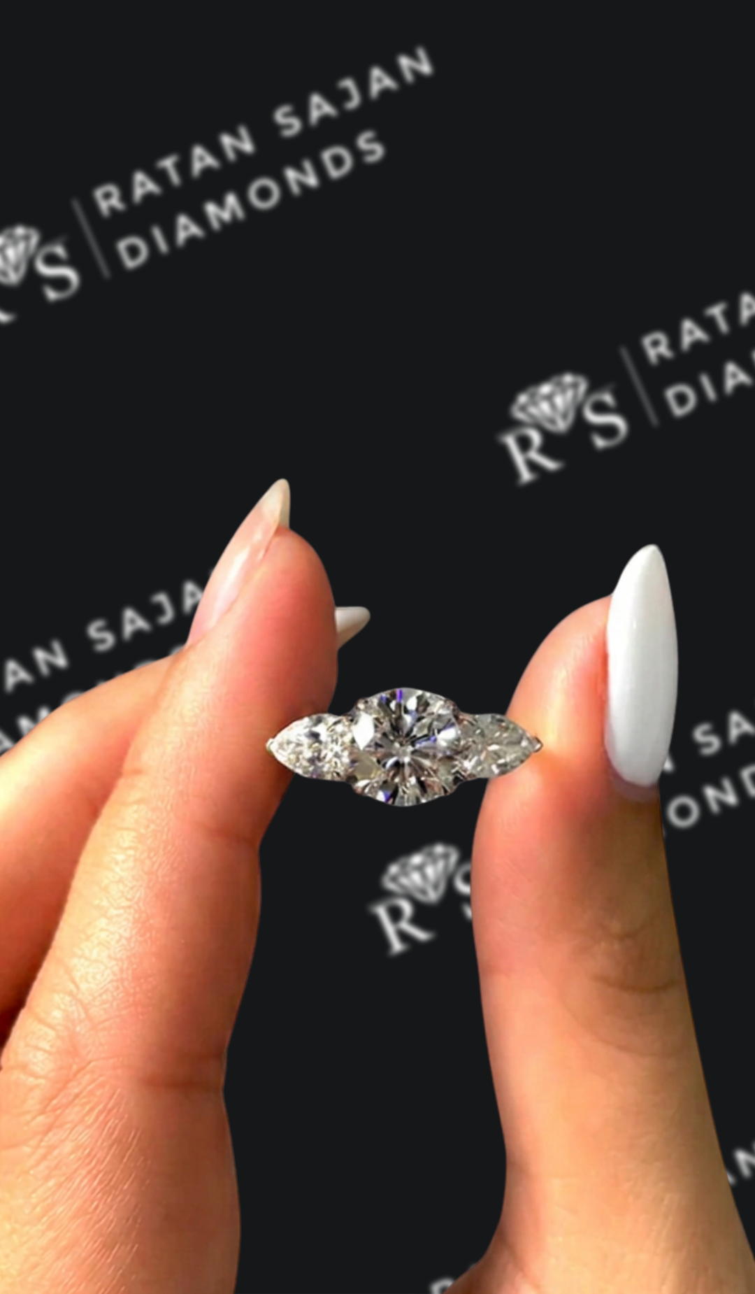 1.5 carat round brilliant natural diamond engagement ring by Ratan Sajan Diamonds Dubai