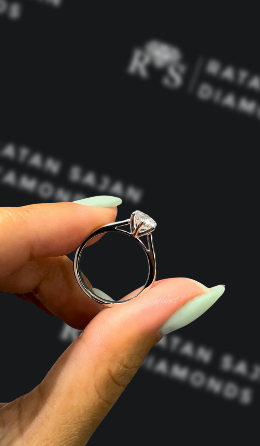 0.5 carat round brilliant natural diamond engagement ring by Ratan Sajan Diamonds Dubai