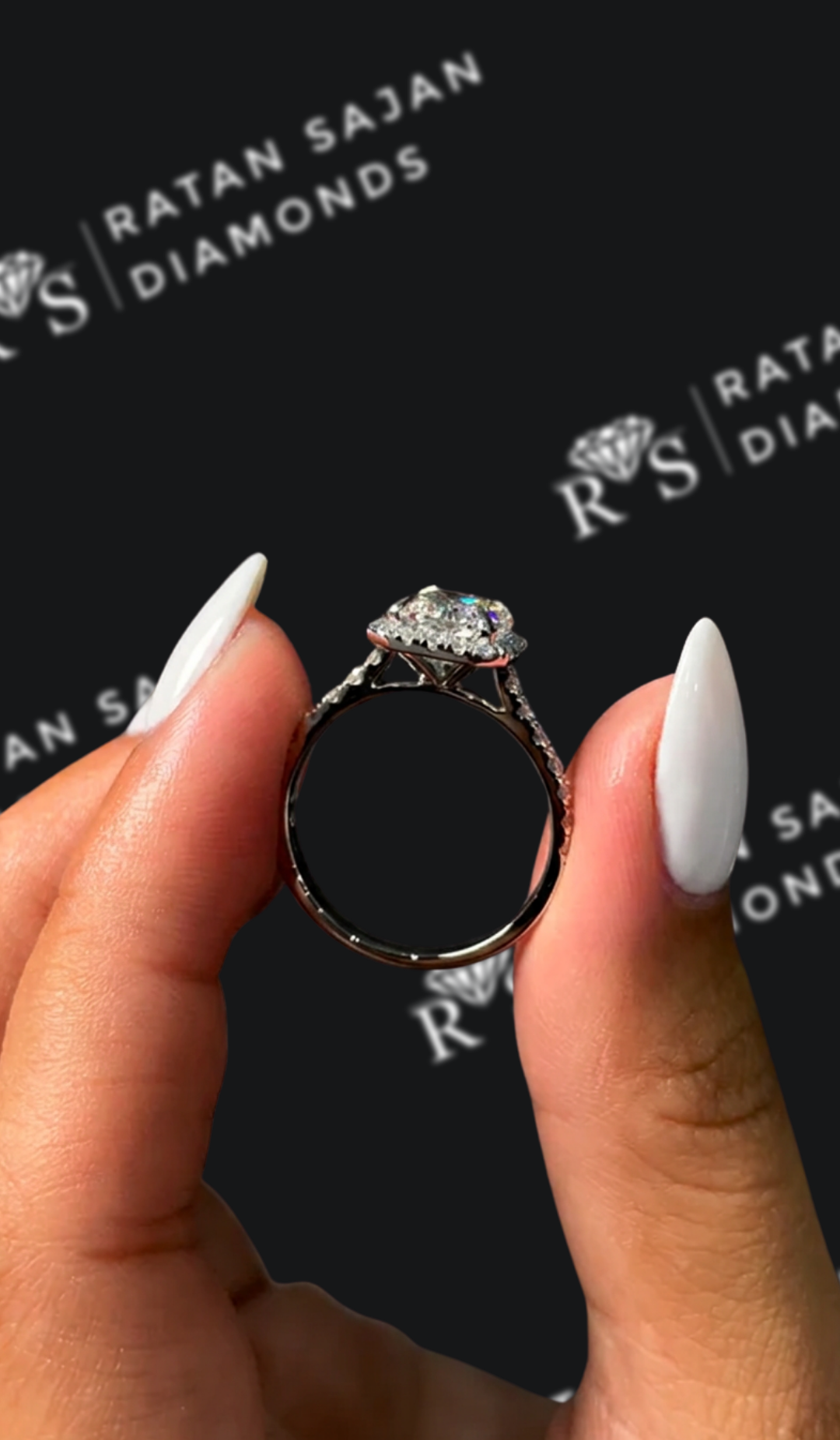 2 carat radiant cut natural diamond engagement ring by Ratan Sajan Diamonds Dubai