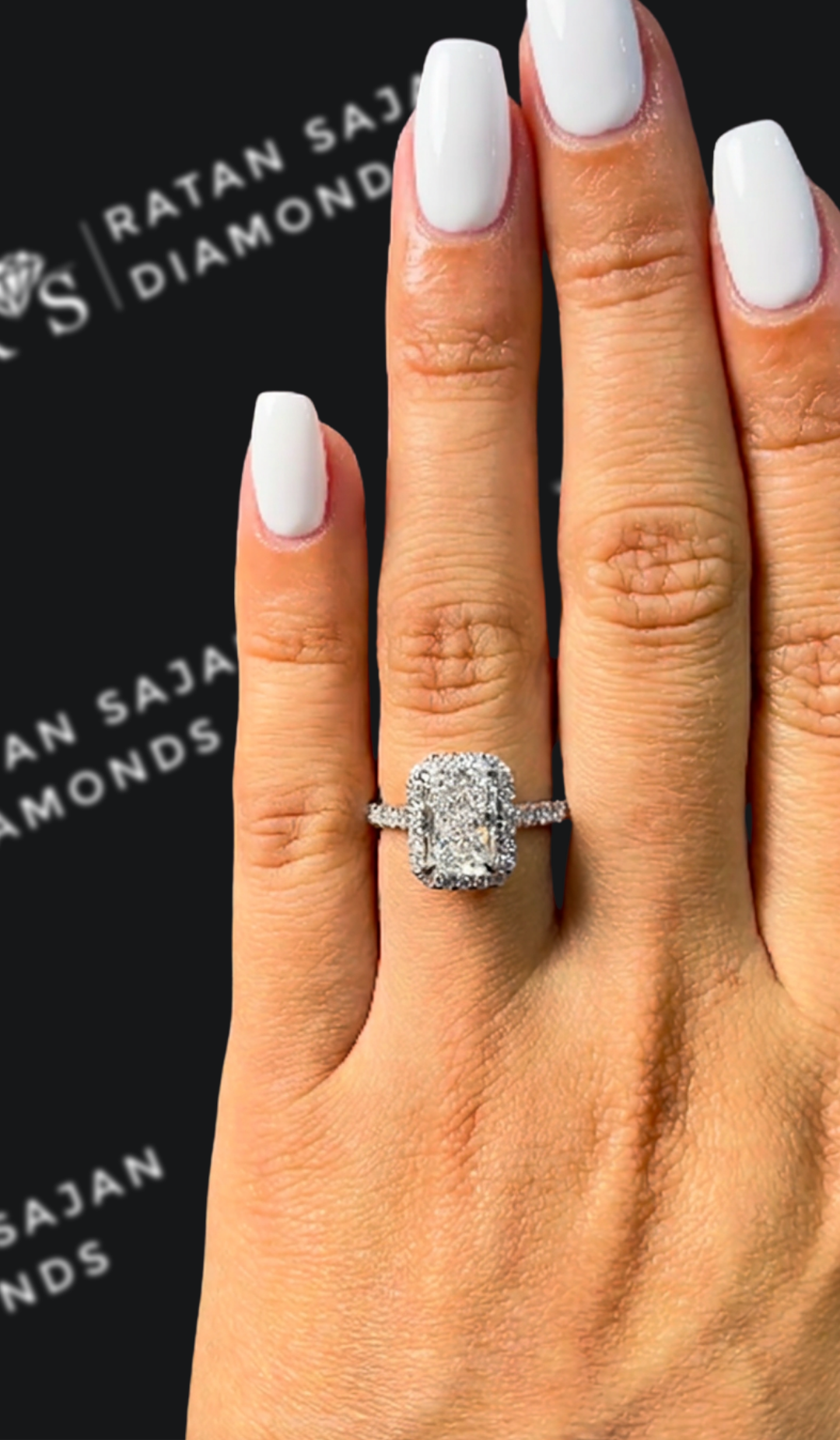 2 carat radiant cut natural diamond engagement ring by Ratan Sajan Diamonds Dubai