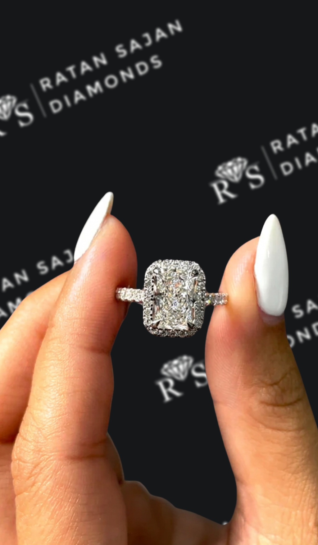2 carat radiant cut natural diamond engagement ring by Ratan Sajan Diamonds Dubai