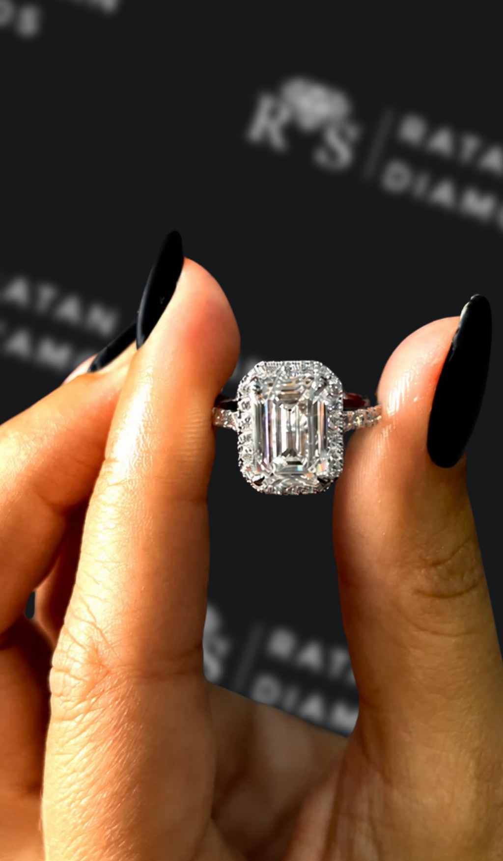 2 carat emerald cut natural diamond engagement ring by Ratan Sajan Diamonds Dubai