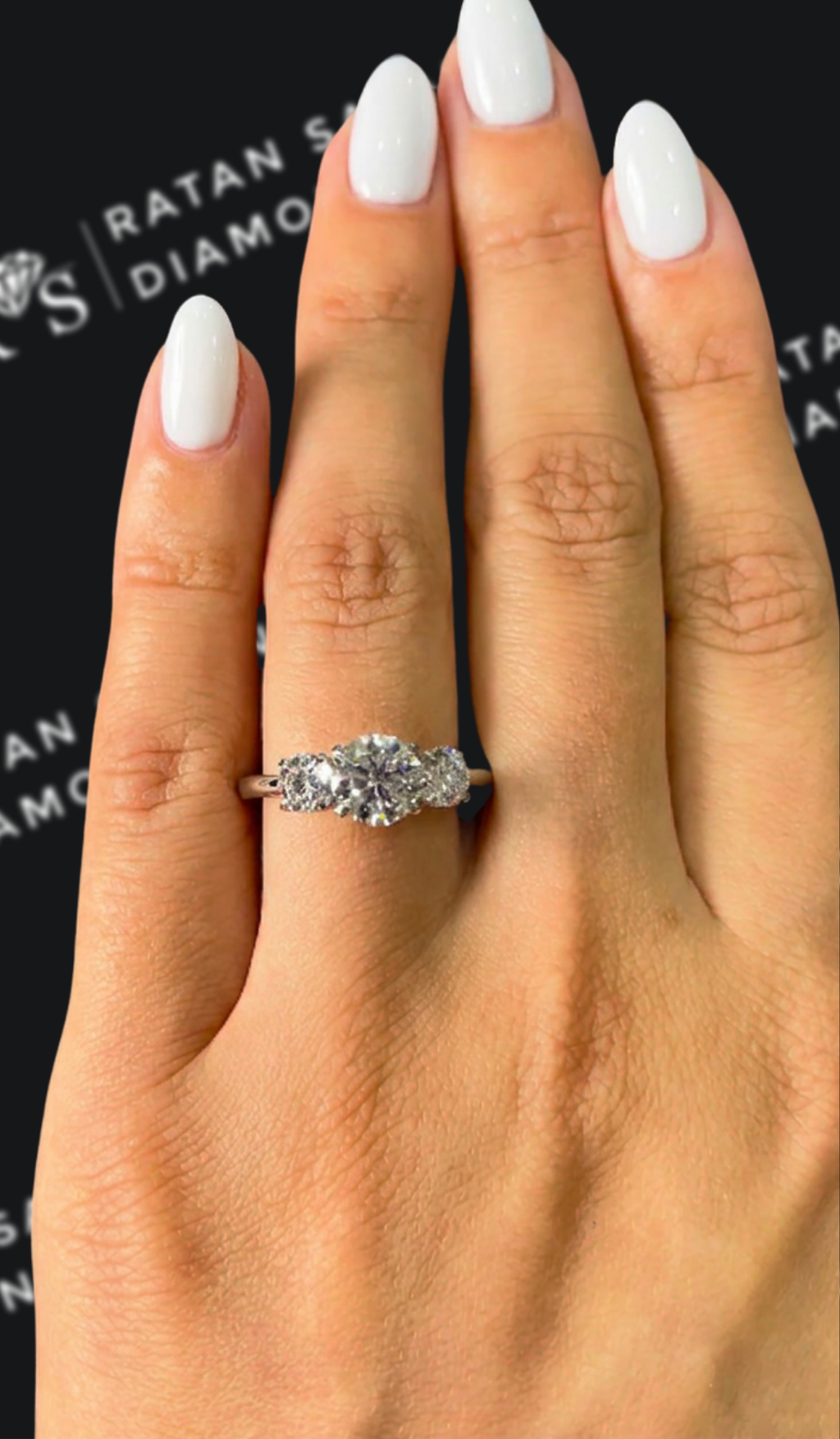 1 carat round brilliant natural diamond engagement ring by Ratan Sajan Diamonds Dubai