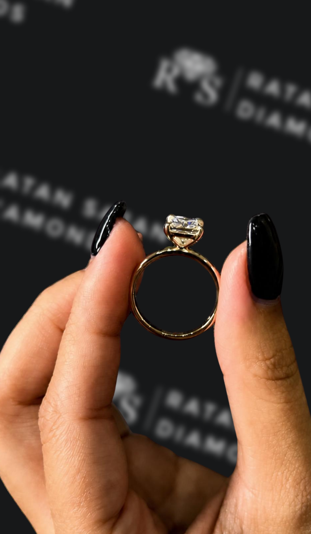1.5 carat princess cut natural diamond engagement ring by Ratan Sajan Diamonds Dubai