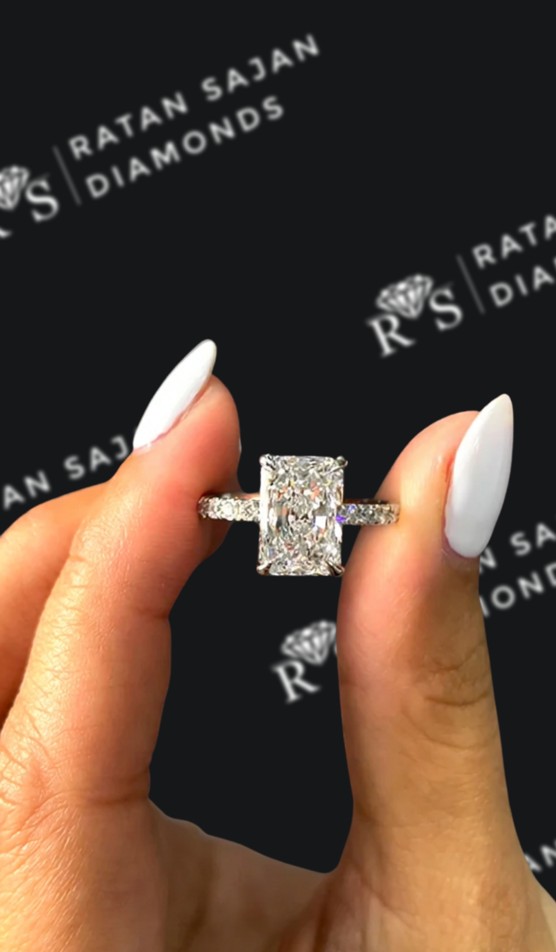 2.5 carat radiant cut natural diamond engagement ring by Ratan Sajan Diamonds Dubai