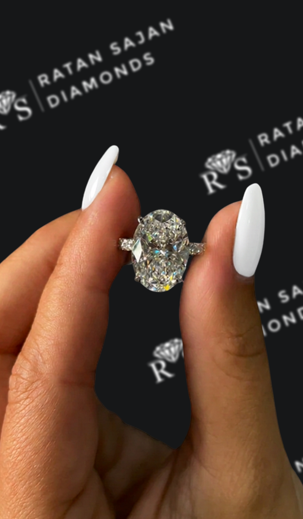 5 carat oval natural diamond engagement ring by Ratan Sajan Diamonds Dubai