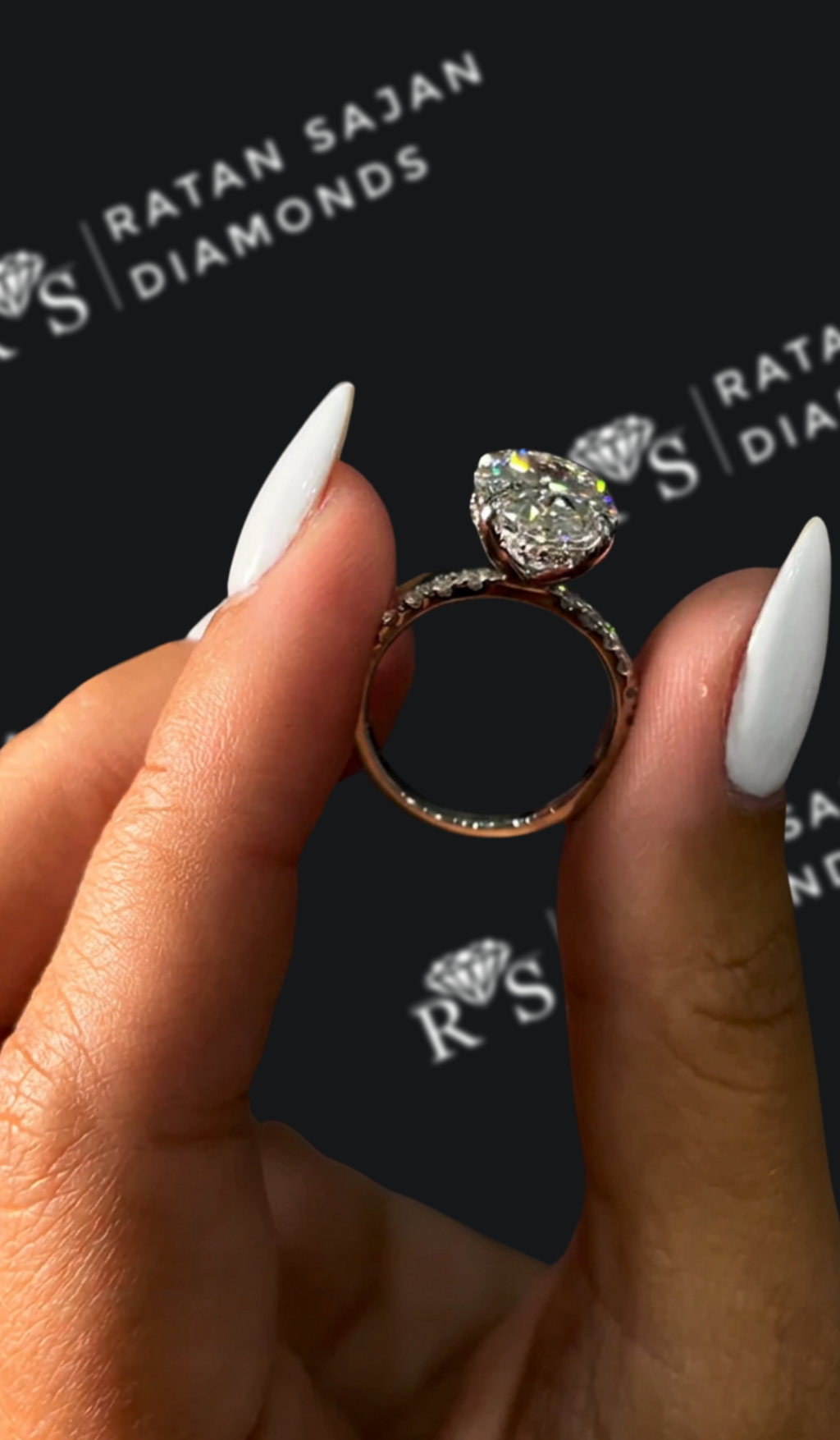 3.5 carat oval natural diamond engagement ring by Ratan Sajan Diamonds Dubai