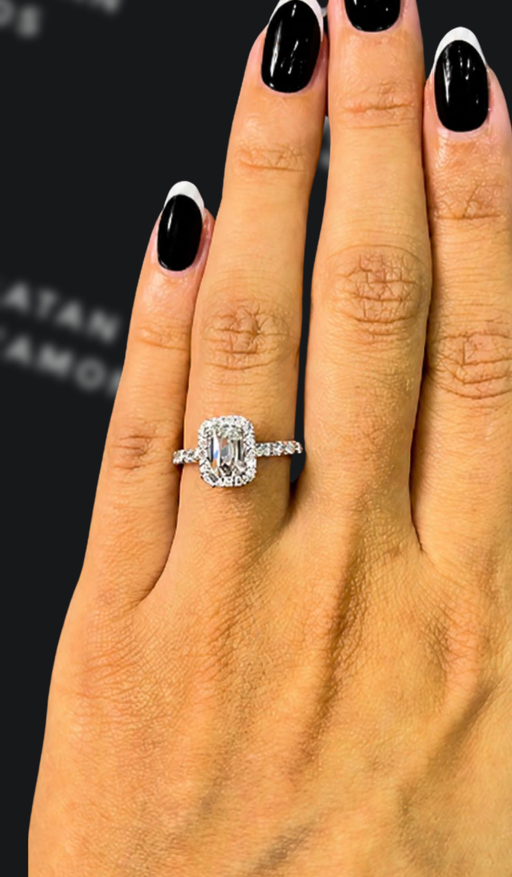 2 carat pear shaped natural diamond engagement ring by Ratan Sajan Diamonds Dubai