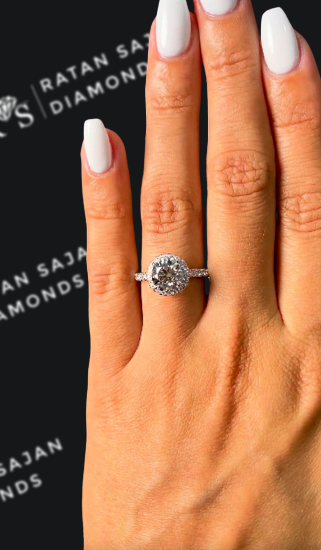 1.5 carat round brilliant natural diamond engagement ring by Ratan Sajan Diamonds Dubai