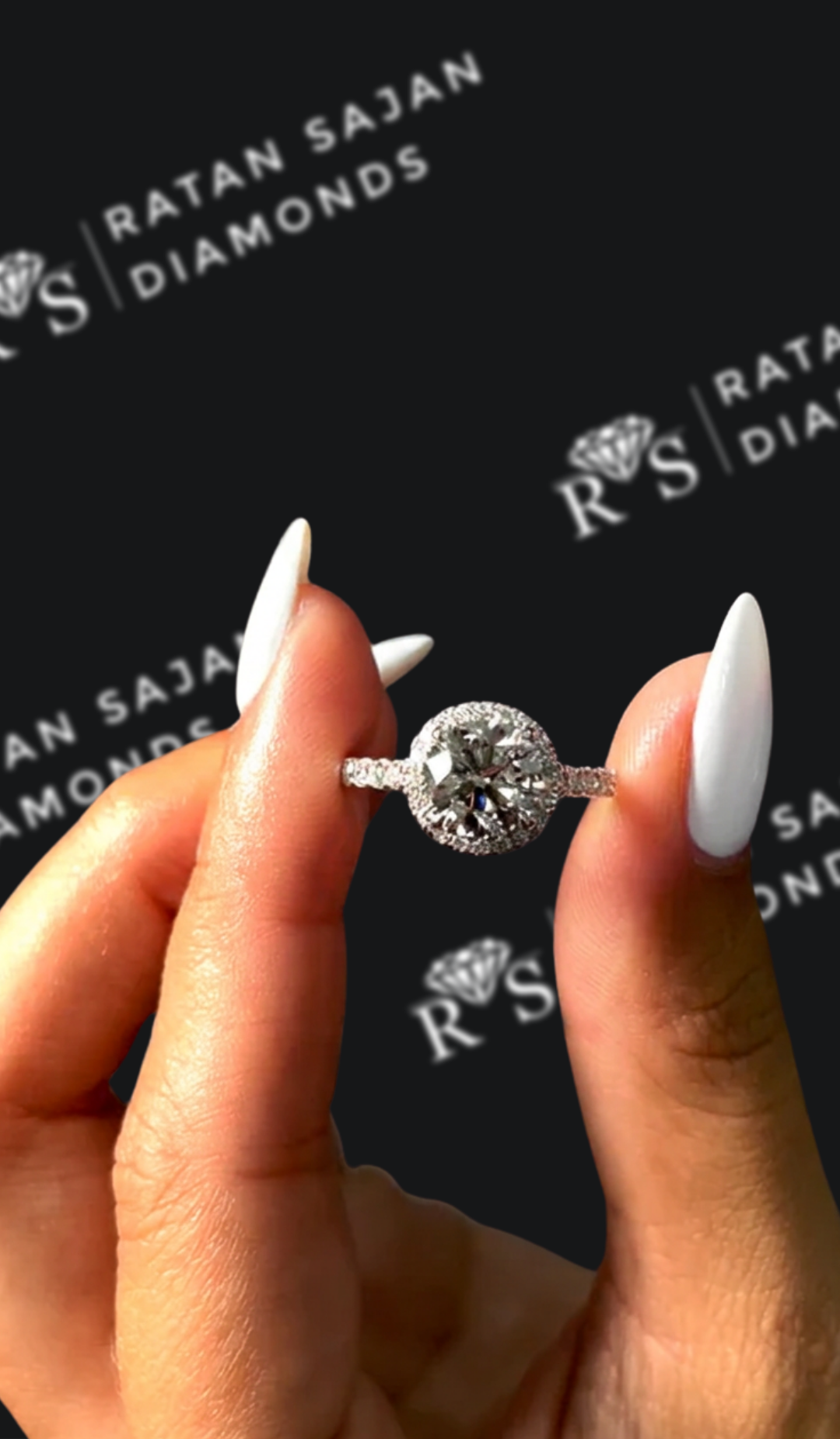1.5 carat round brilliant natural diamond engagement ring by Ratan Sajan Diamonds Dubai