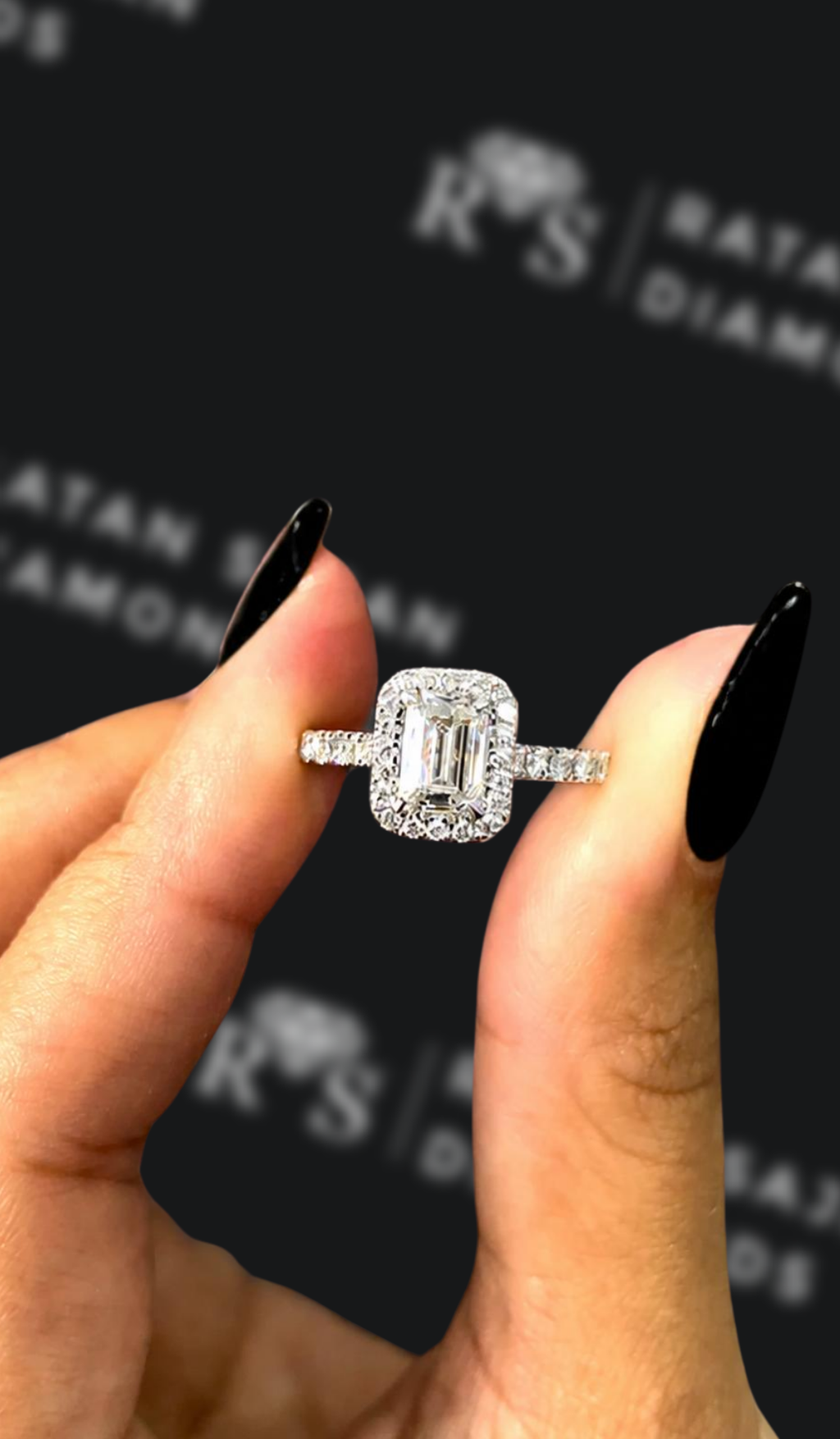 2 carat pear shaped natural diamond engagement ring by Ratan Sajan Diamonds Dubai