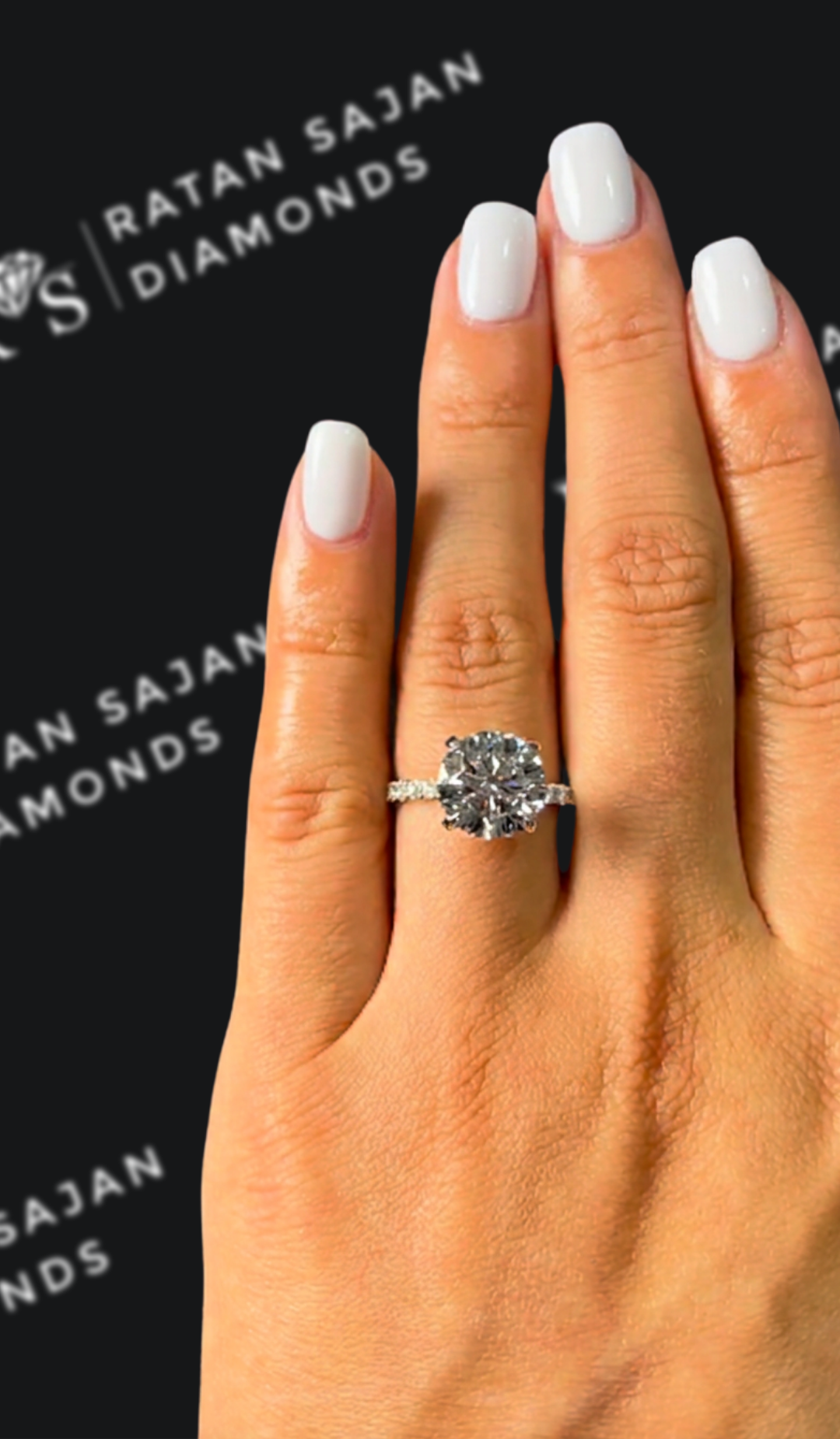 3 carat round brilliant natural diamond engagement ring by Ratan Sajan Diamonds Dubai