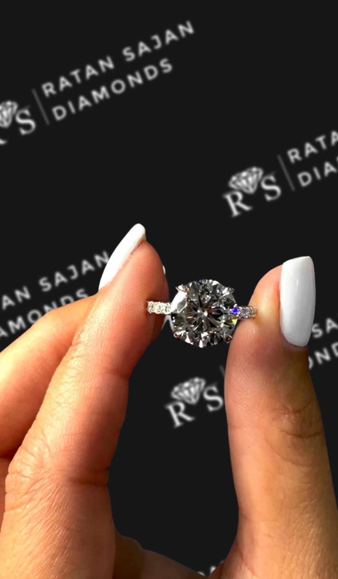 3 carat round brilliant natural diamond engagement ring by Ratan Sajan Diamonds Dubai