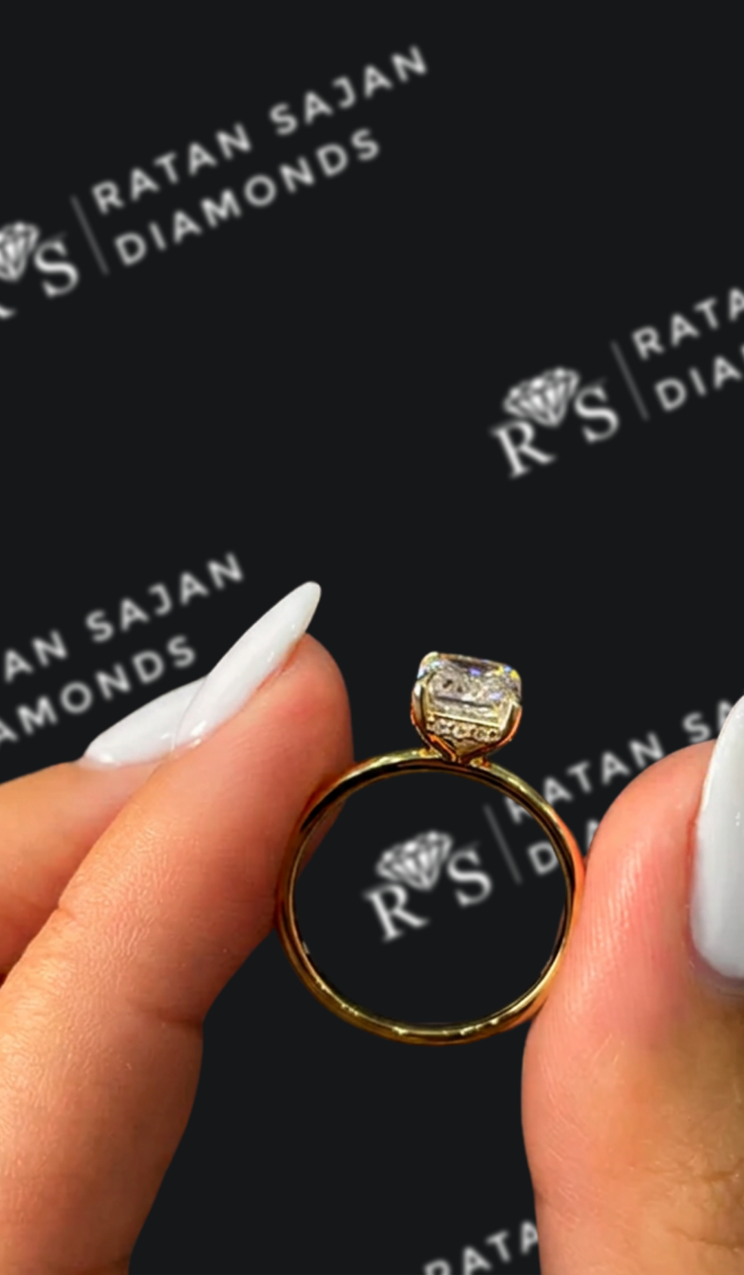 2 carat radiant cut natural diamond engagement ring by Ratan Sajan Diamonds Dubai