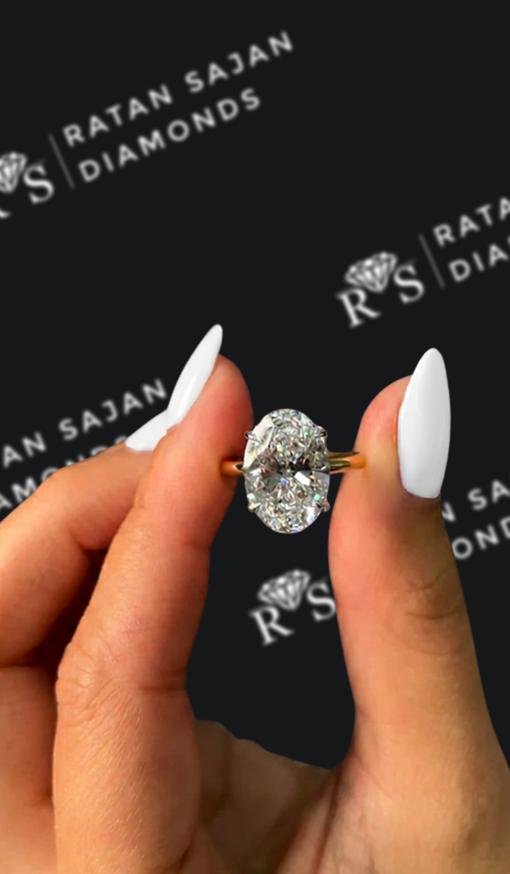 4 carat oval natural diamond engagement ring by Ratan Sajan Diamonds Dubai