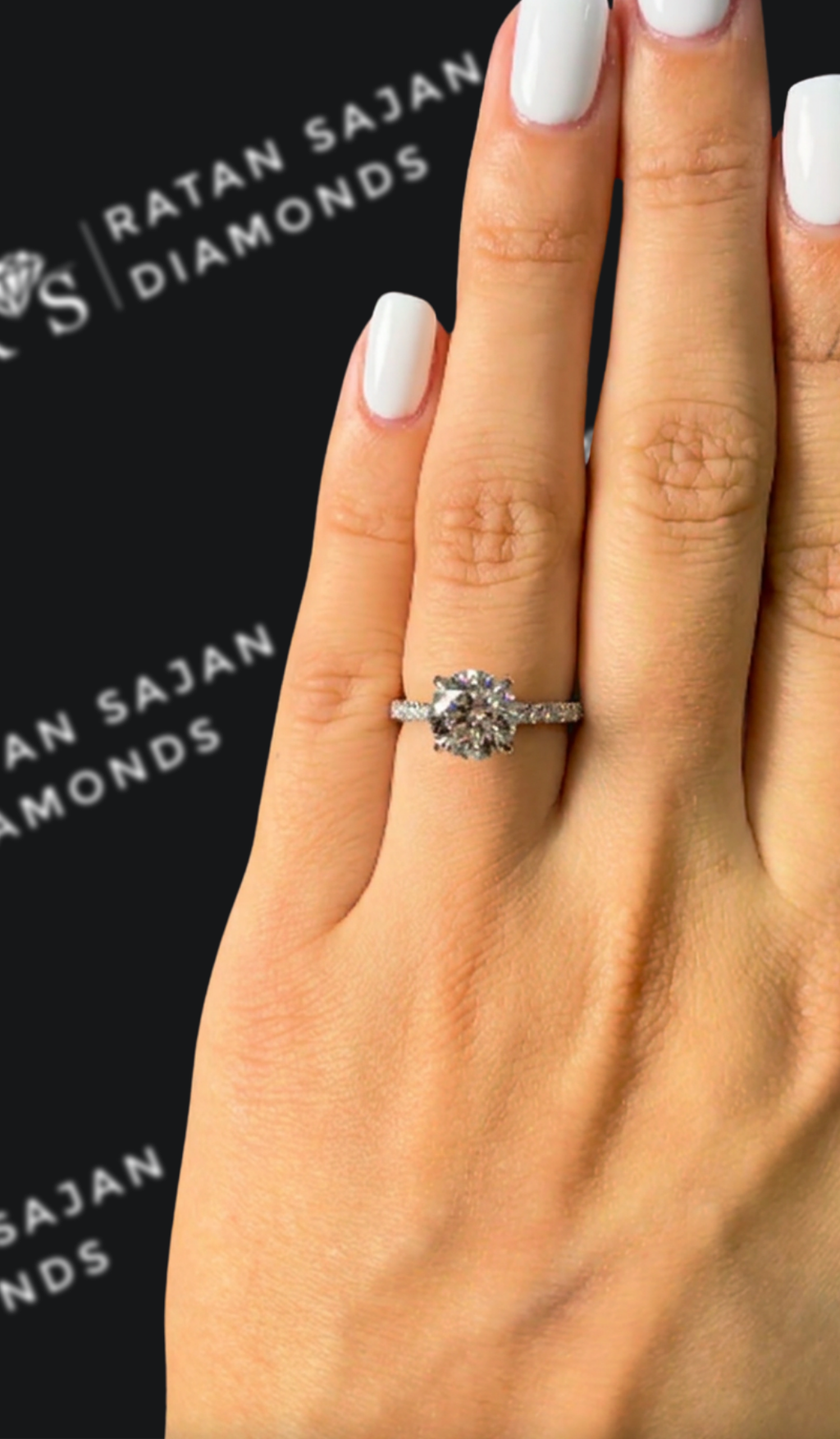 1.5 carat round brilliant natural diamond engagement ring by Ratan Sajan Diamonds Dubai