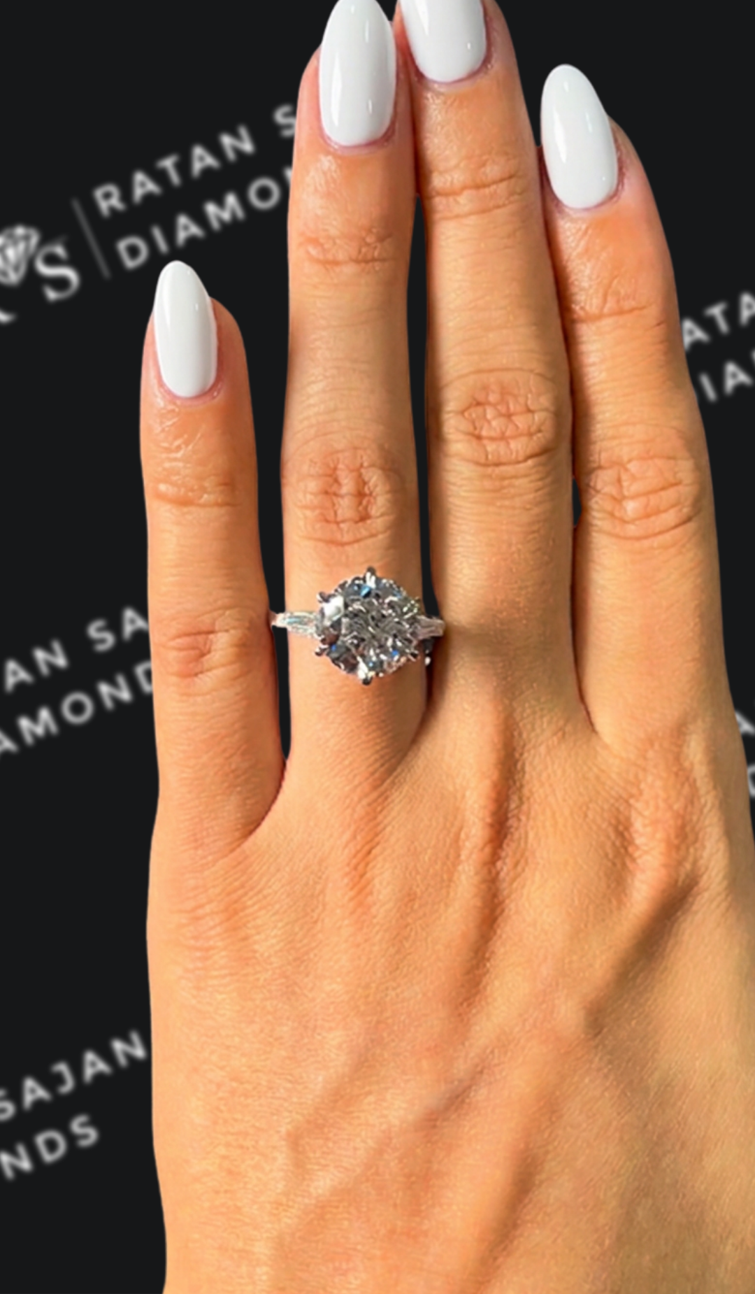 4.5 carat round brilliant natural diamond engagement ring by Ratan Sajan Diamonds Dubai