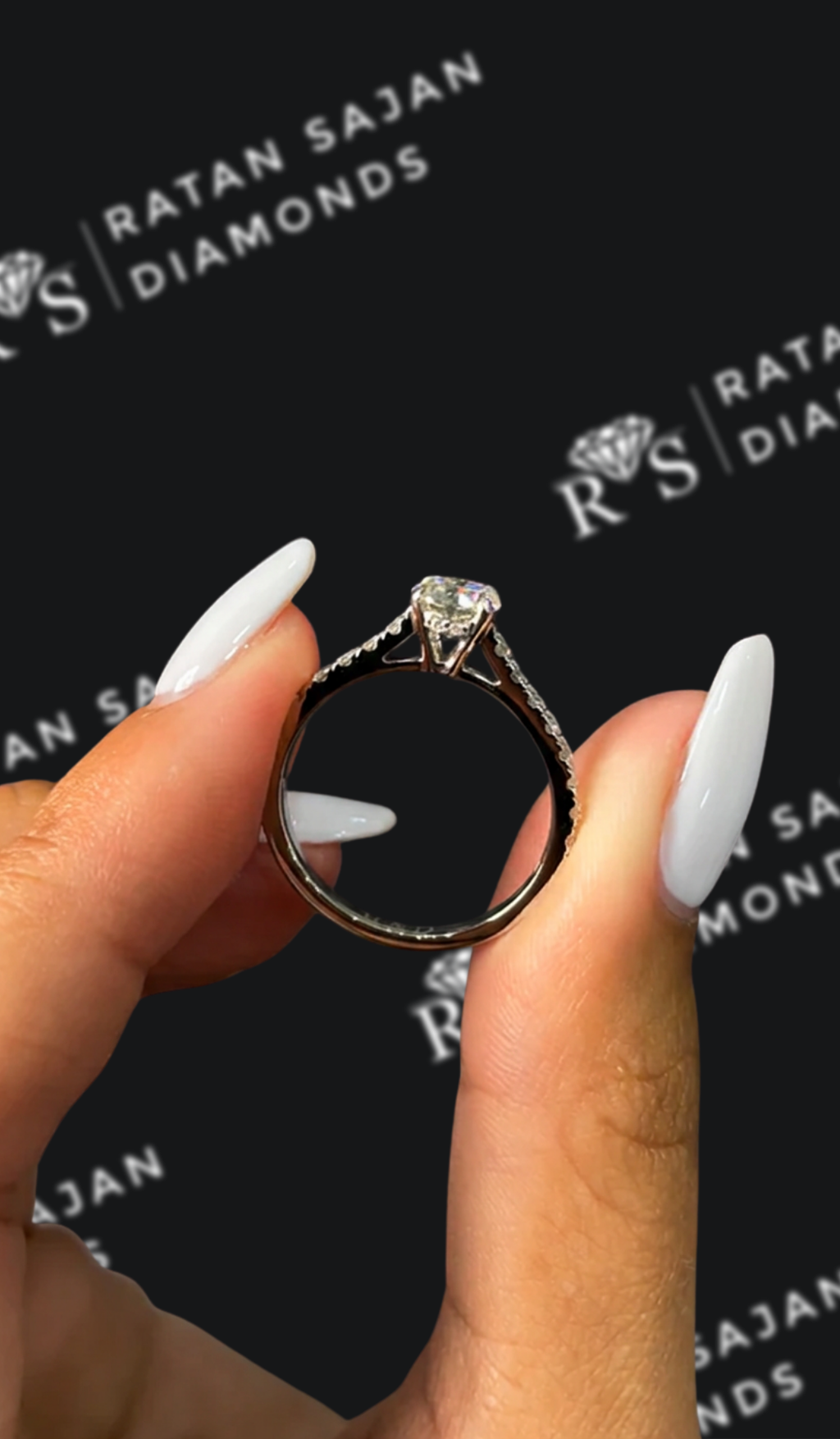 0.5 carat round brilliant natural diamond engagement ring by Ratan Sajan Diamonds Dubai