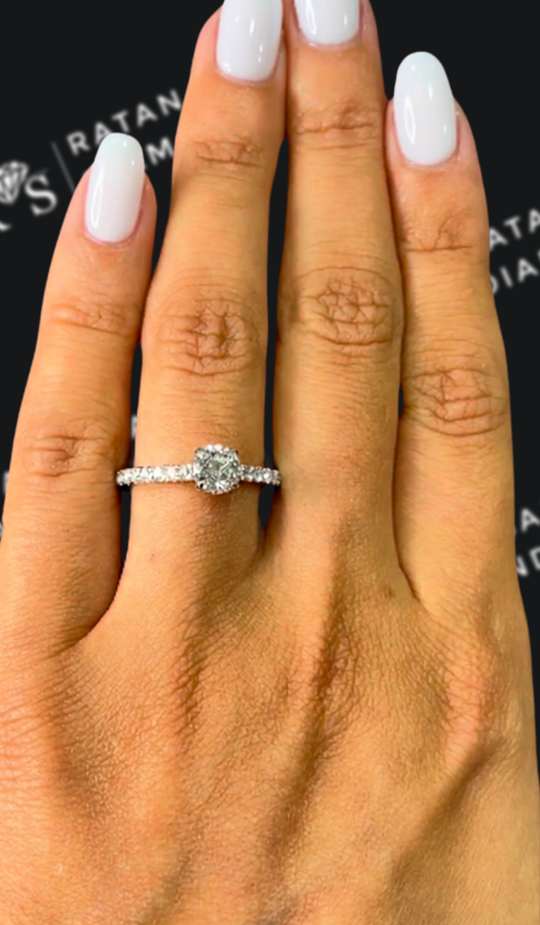 0.5 carat round brilliant natural diamond engagement ring by Ratan Sajan Diamonds Dubai