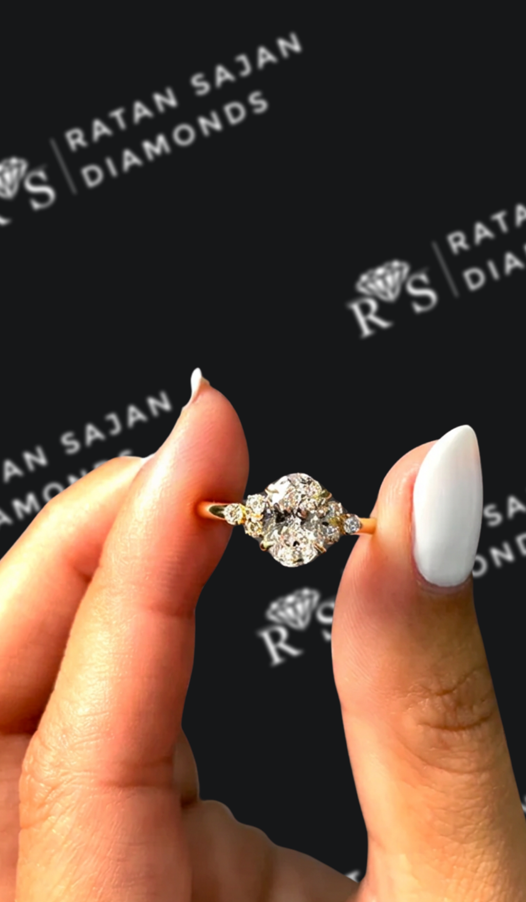 1 carat oval natural diamond engagement ring by Ratan Sajan Diamonds Dubai
