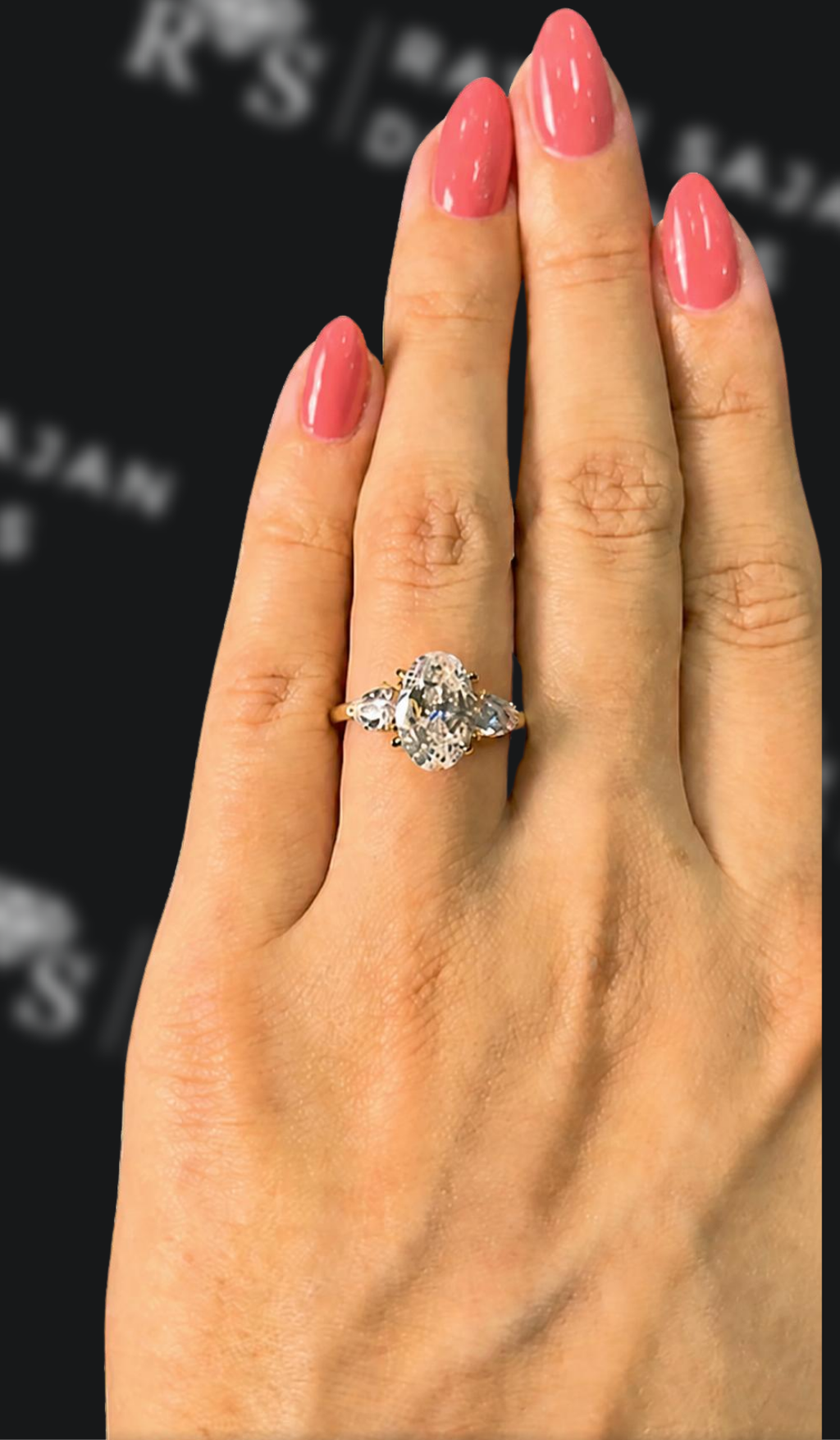 2 carat oval natural diamond engagement ring by Ratan Sajan Diamonds Dubai